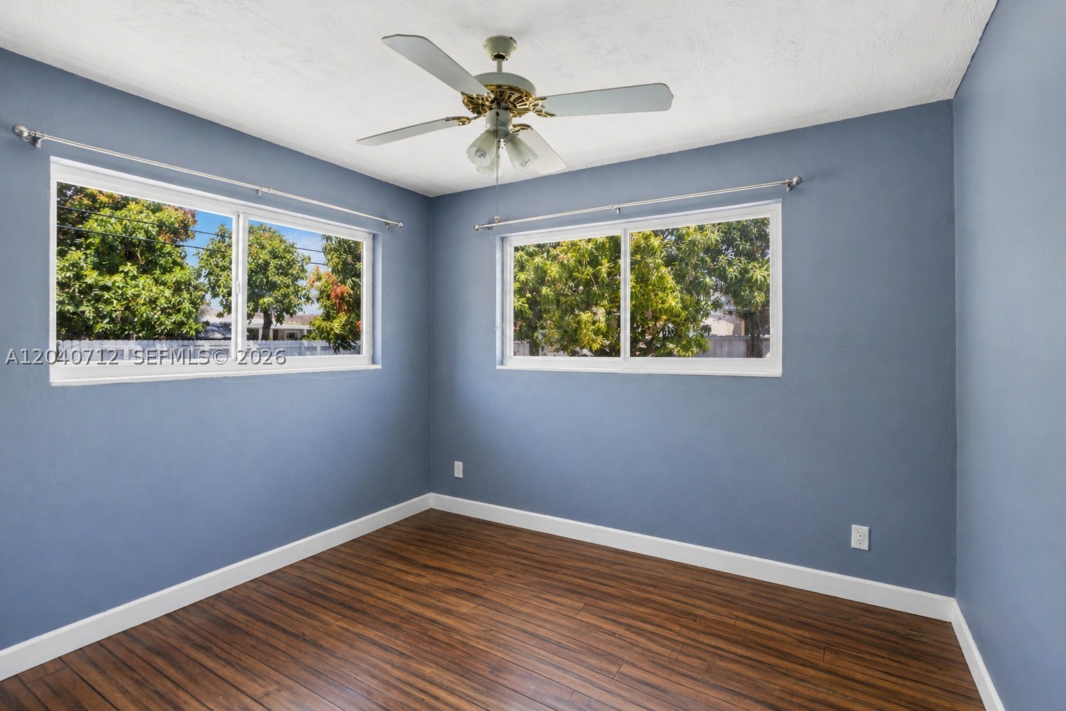 PINE TREE MANOR SEC 4 - Residential