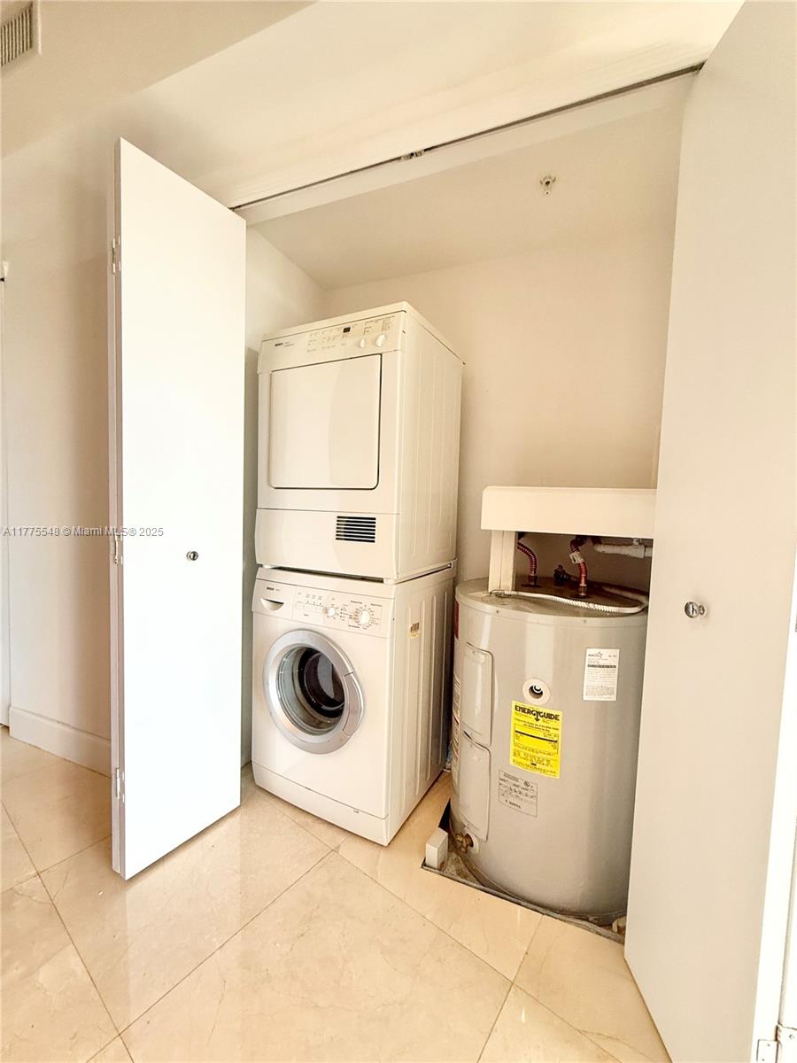 TURNBERRY VILLAGE - Residential Lease
