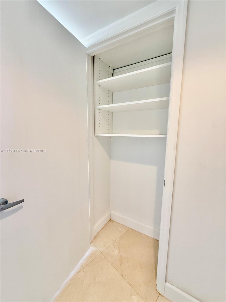 TURNBERRY VILLAGE - Residential Lease