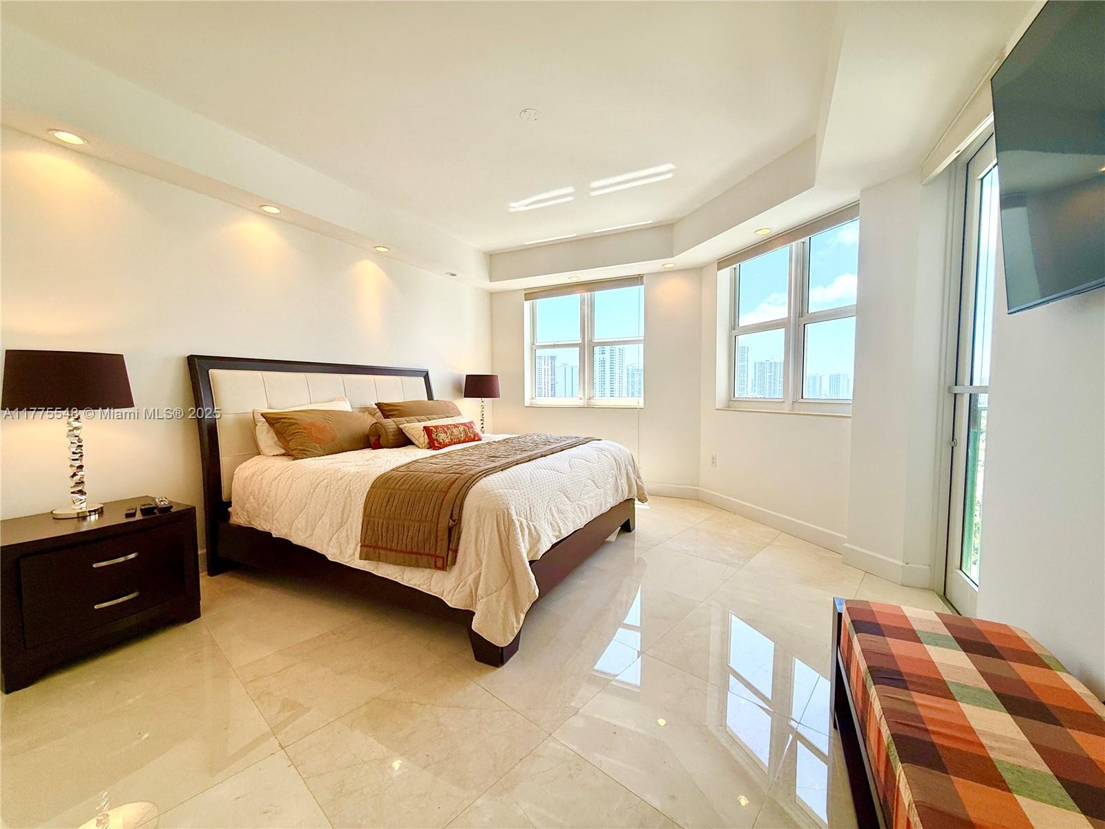 TURNBERRY VILLAGE - Residential Lease