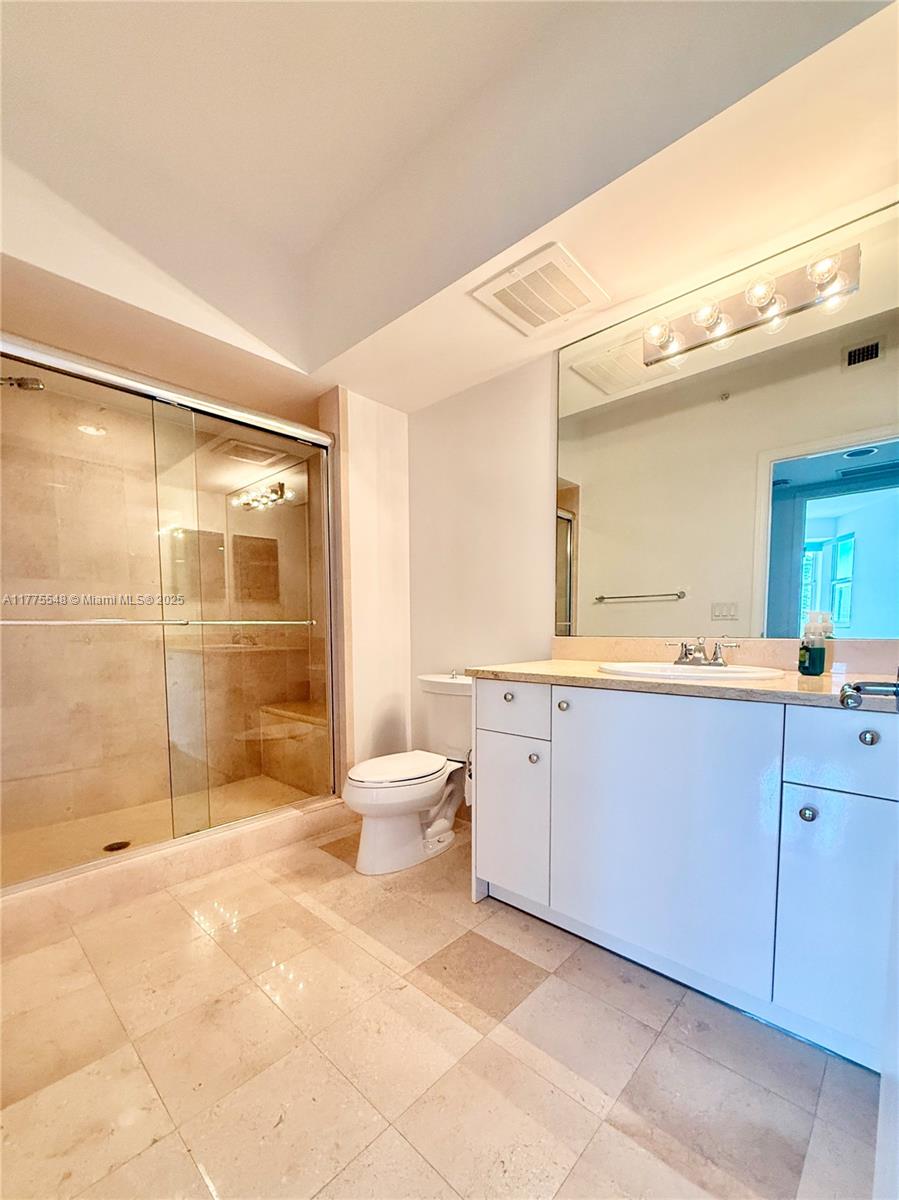 TURNBERRY VILLAGE - Residential Lease