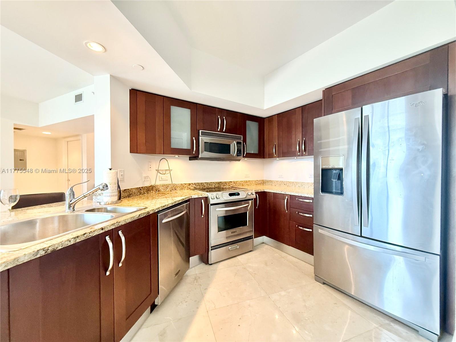 TURNBERRY VILLAGE - Residential Lease
