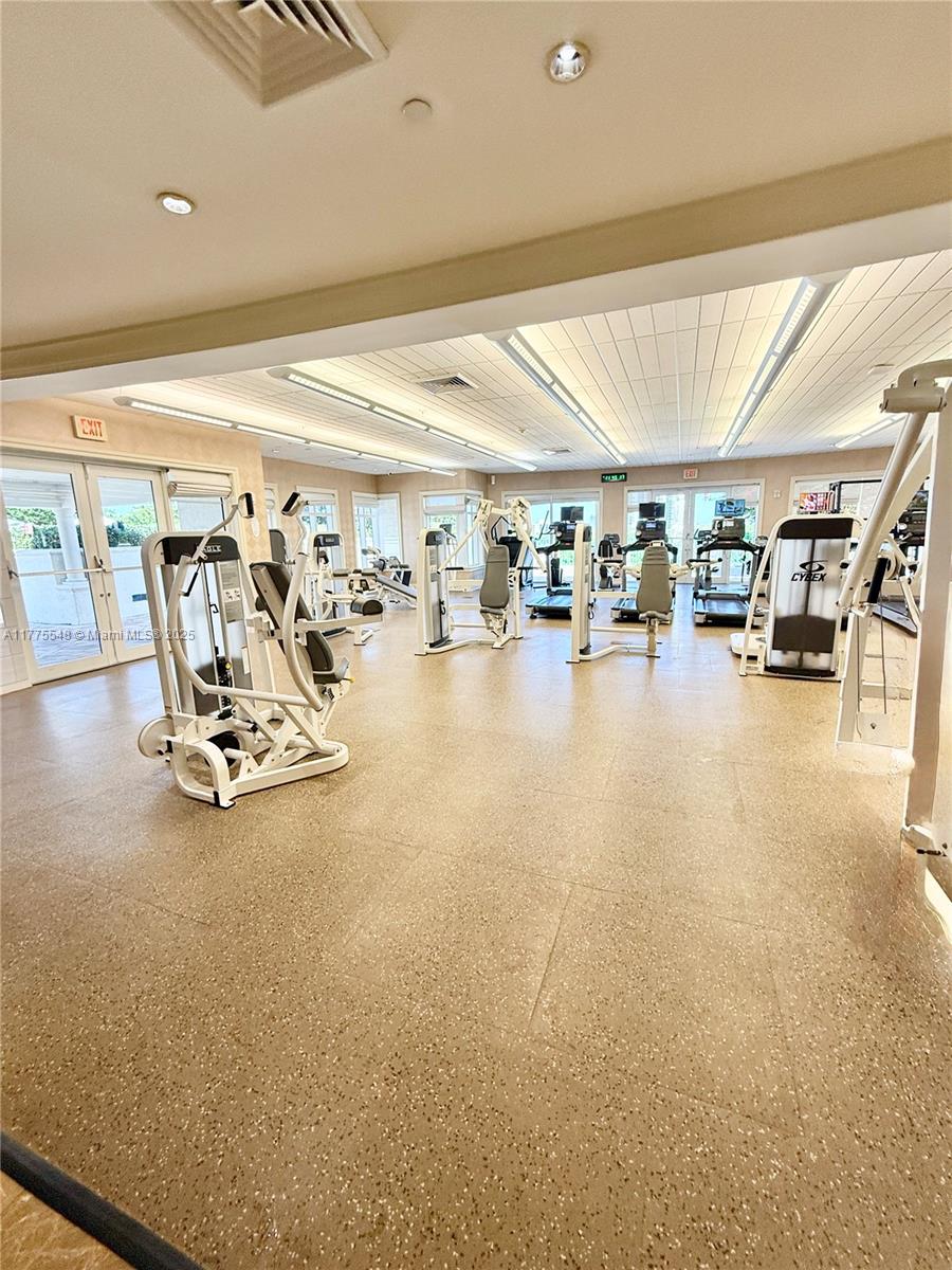 TURNBERRY VILLAGE - Residential Lease