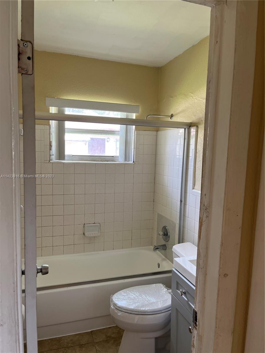 MIAMI GARDENS ESTATES - Residential Lease