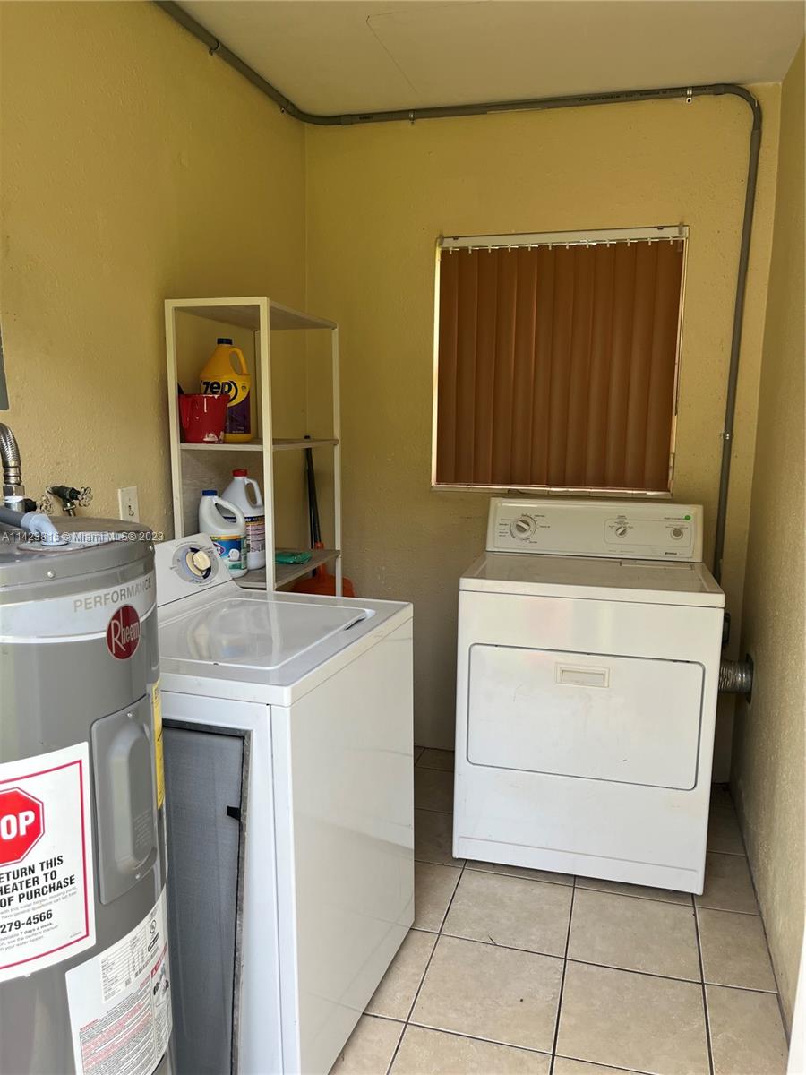 MIAMI GARDENS ESTATES - Residential Lease