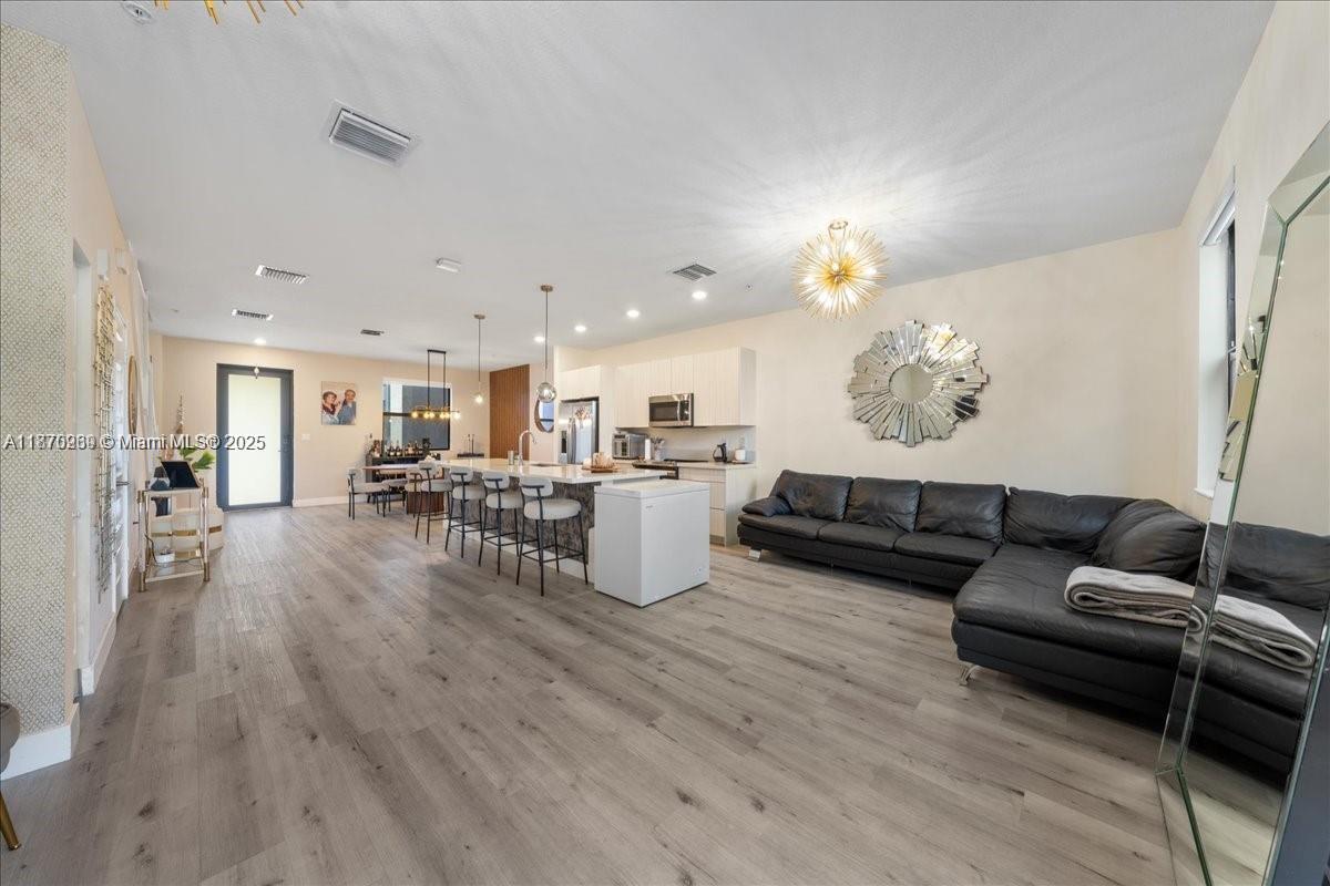 HIGHLAND AT PARK CENTRAL - Residential