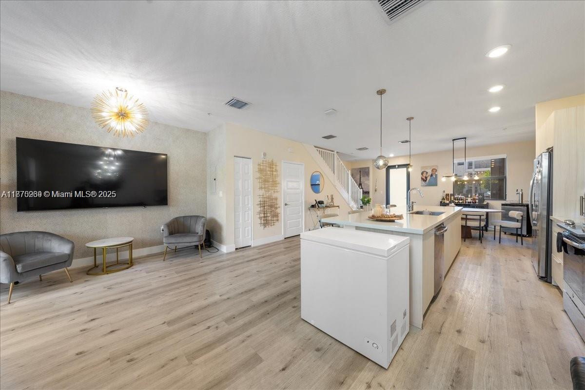 HIGHLAND AT PARK CENTRAL - Residential