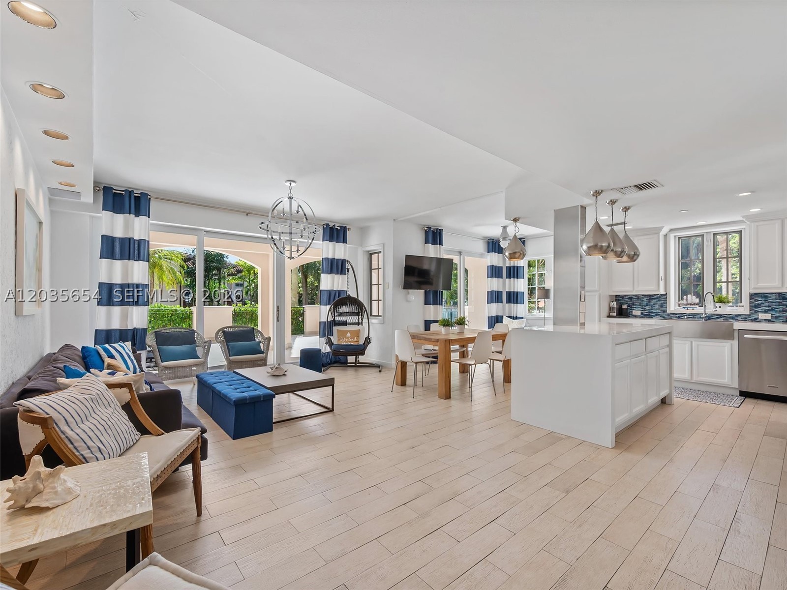 SEASIDE CONDO - Residential