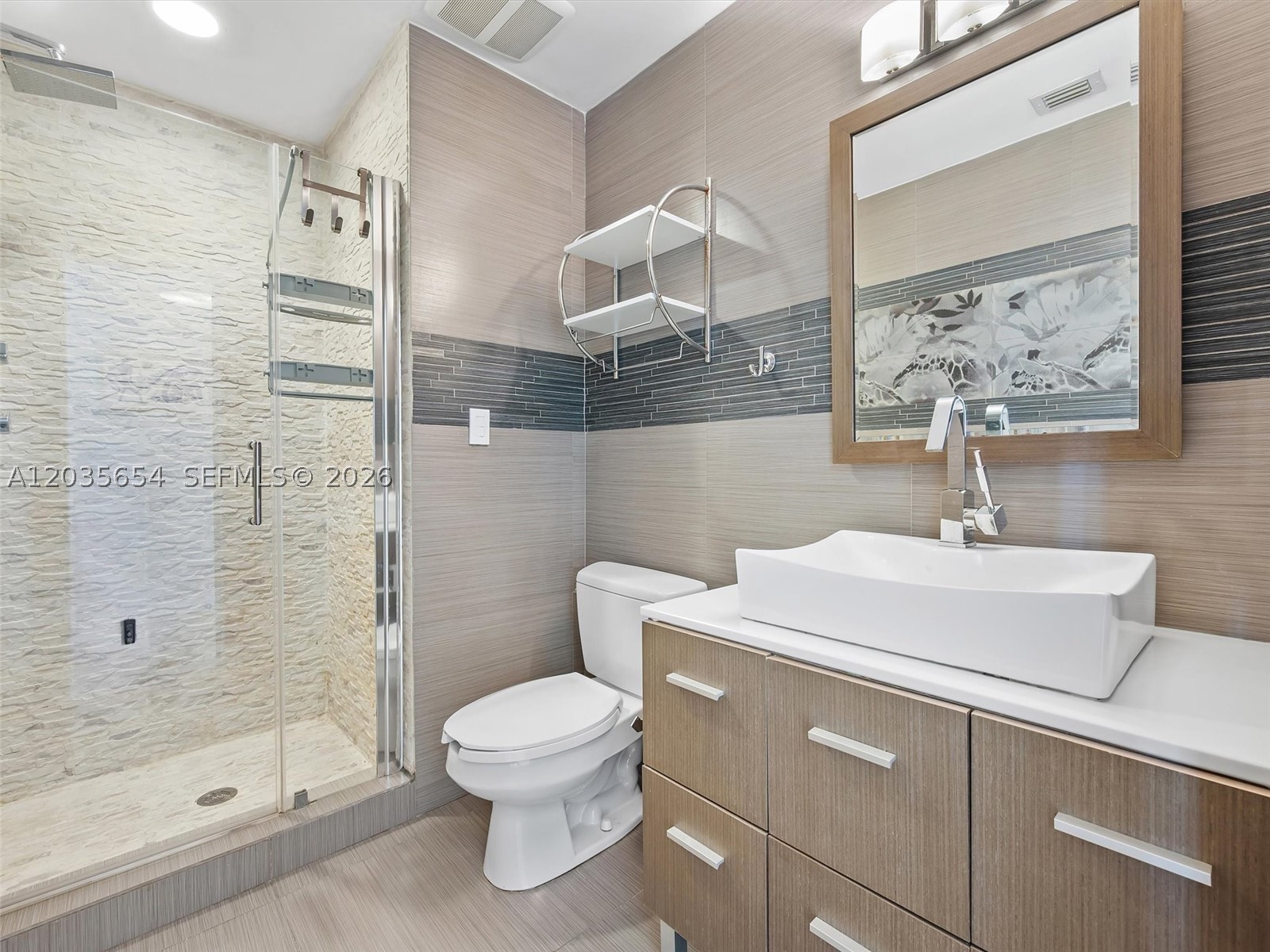 SEASIDE CONDO - Residential