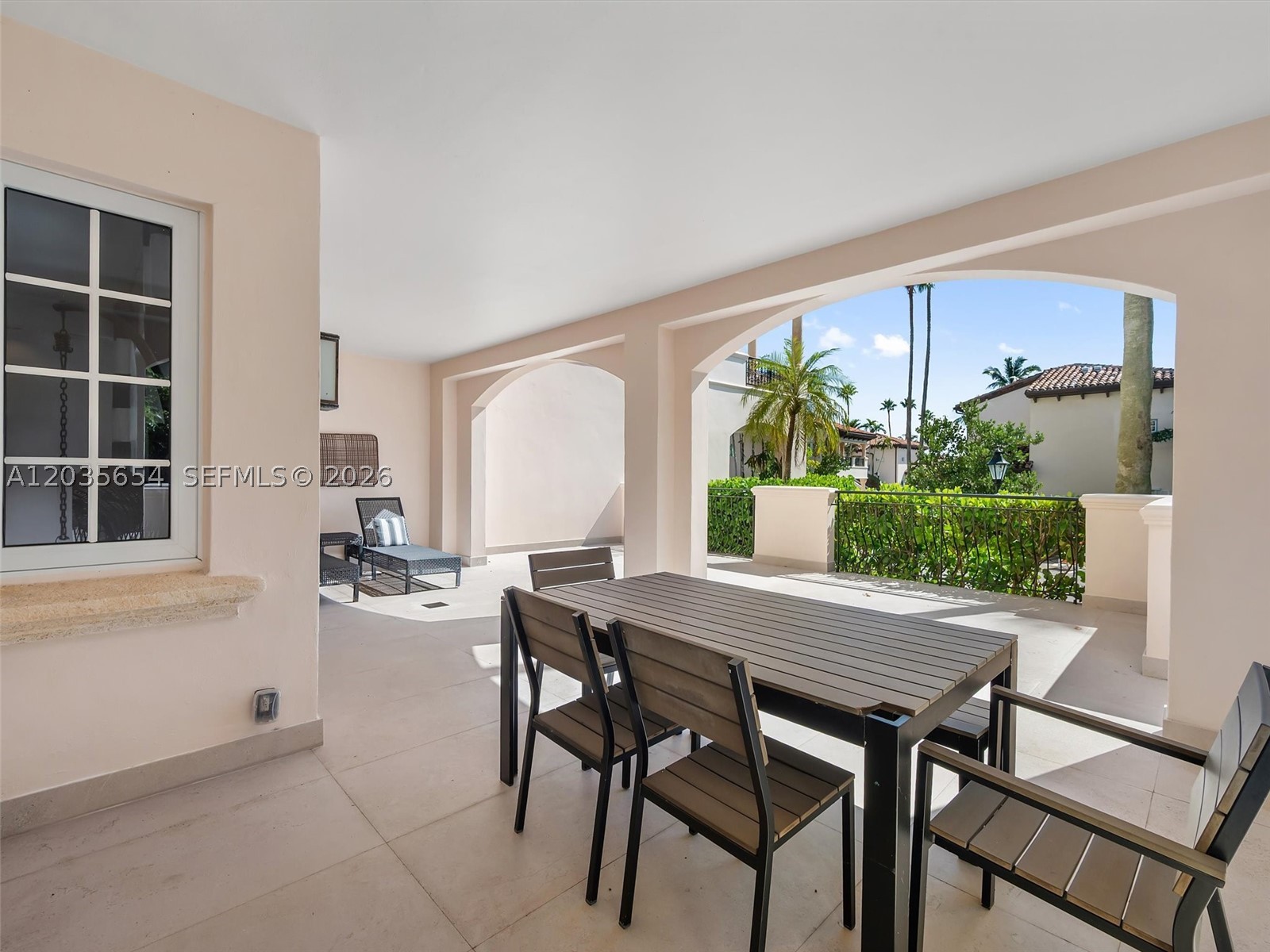 SEASIDE CONDO - Residential