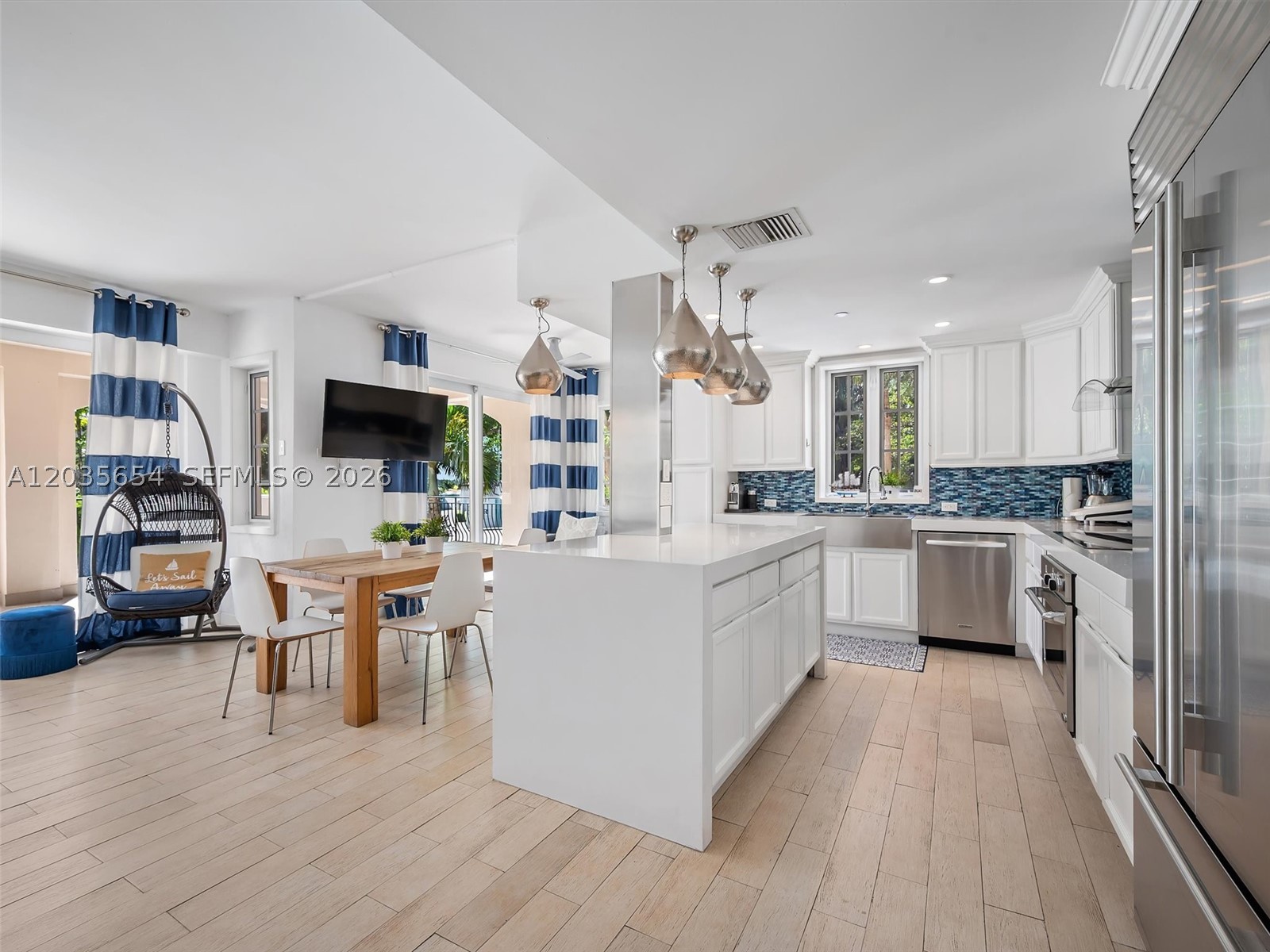 SEASIDE CONDO - Residential