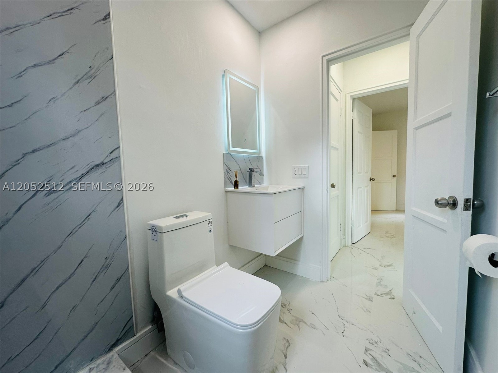 LAUDERDALE - Residential Lease