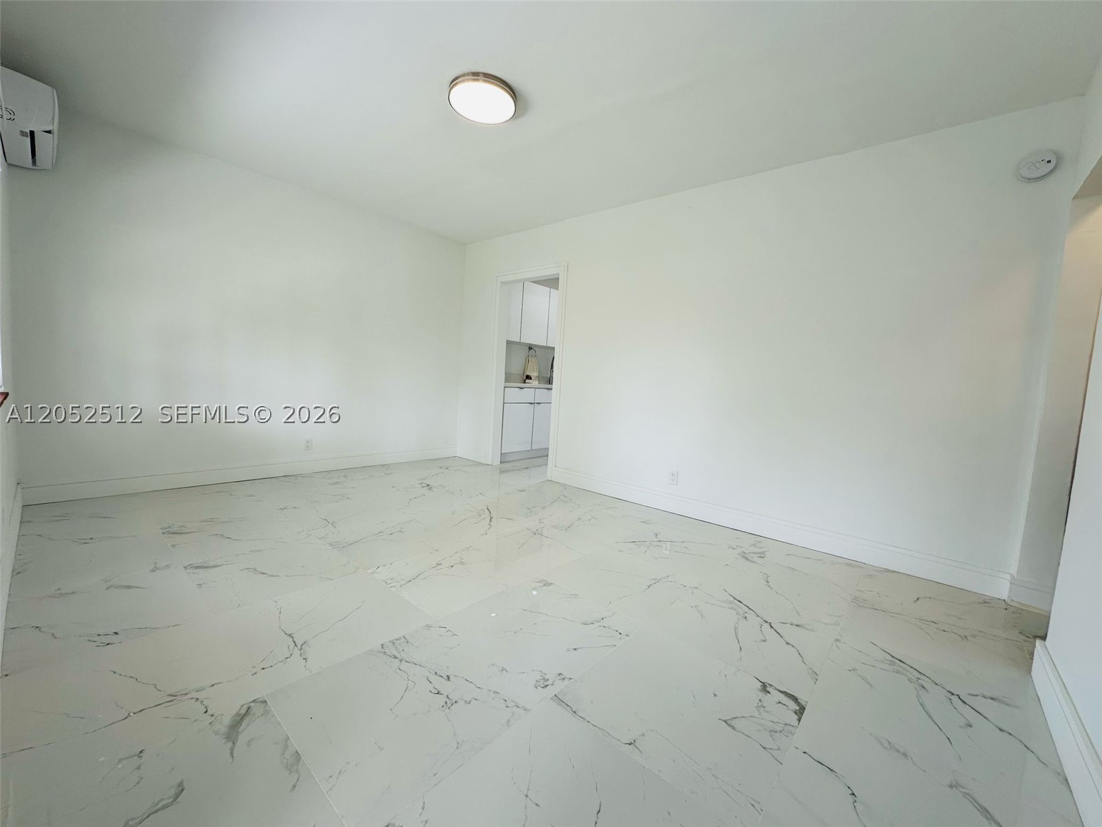 LAUDERDALE - Residential Lease