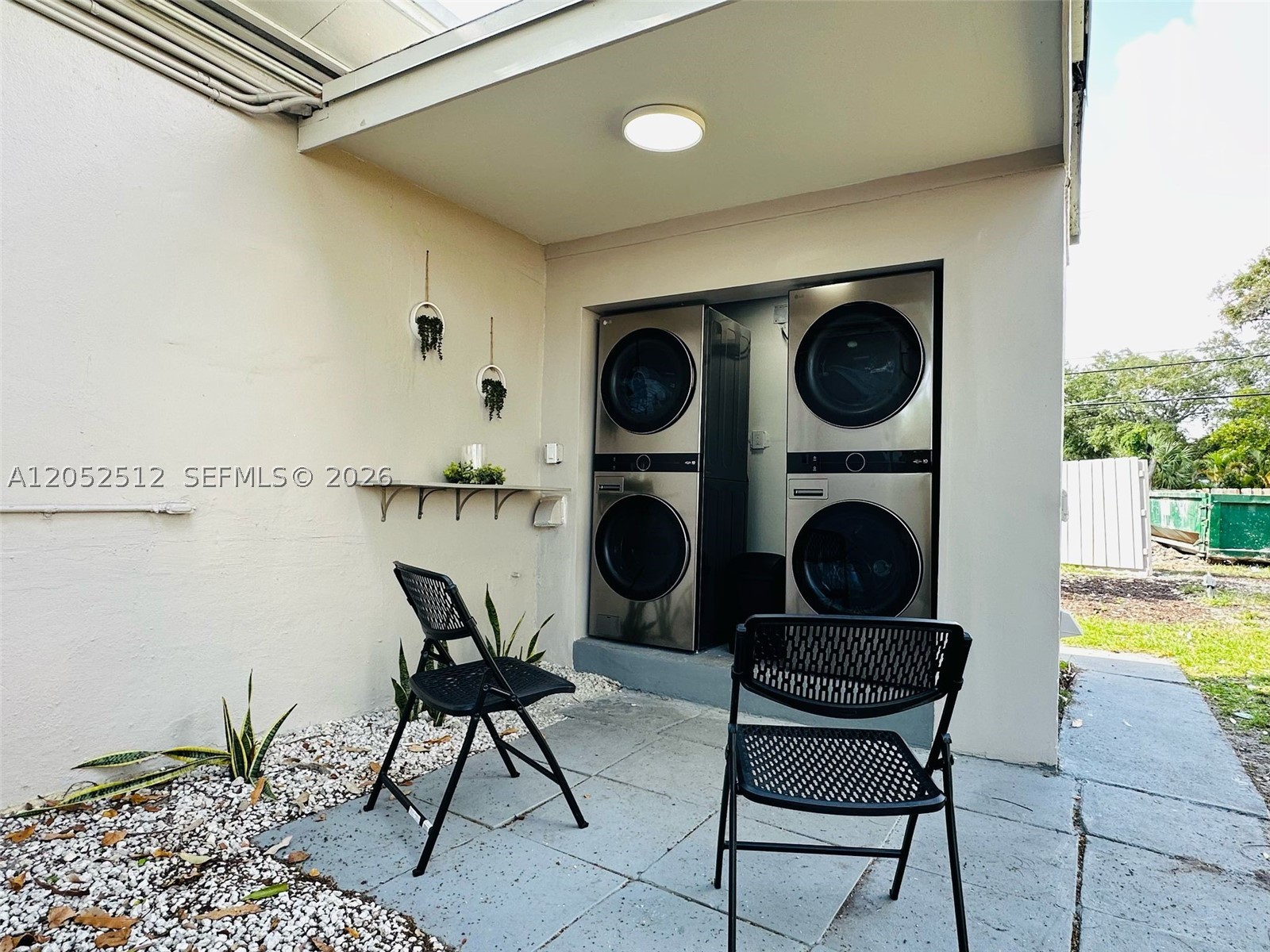 LAUDERDALE - Residential Lease