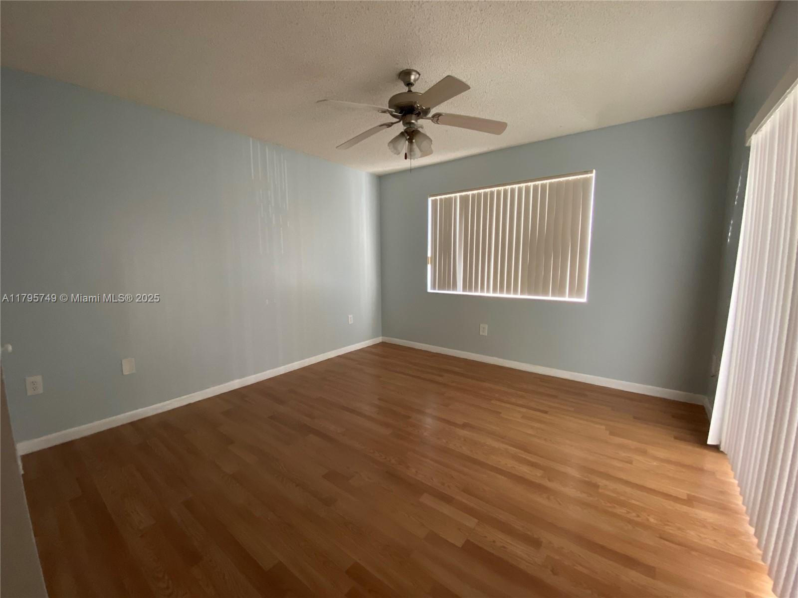 LE CLUB AT OLD CUTLER CON - Residential Lease