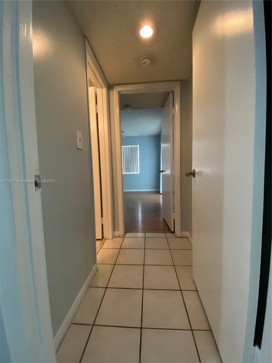 LE CLUB AT OLD CUTLER CON - Residential Lease