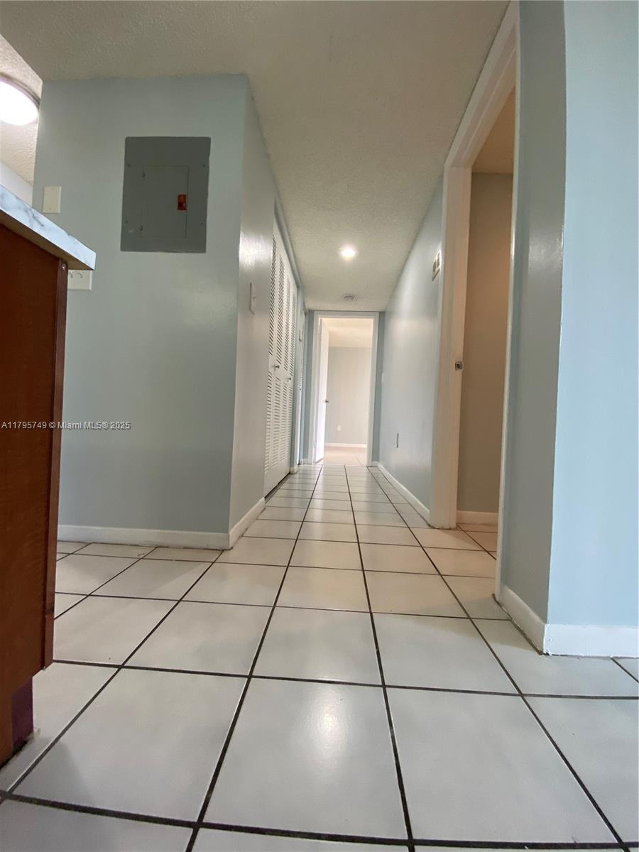 LE CLUB AT OLD CUTLER CON - Residential Lease