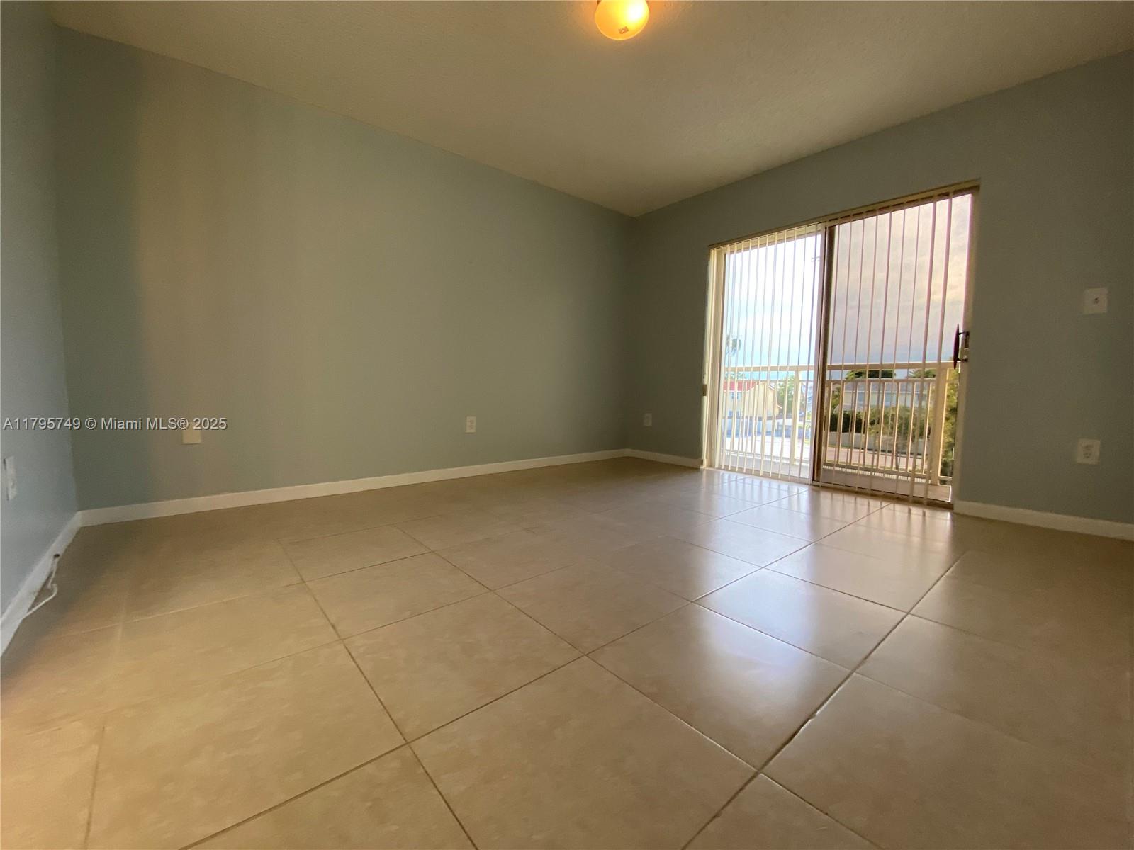LE CLUB AT OLD CUTLER CON - Residential Lease
