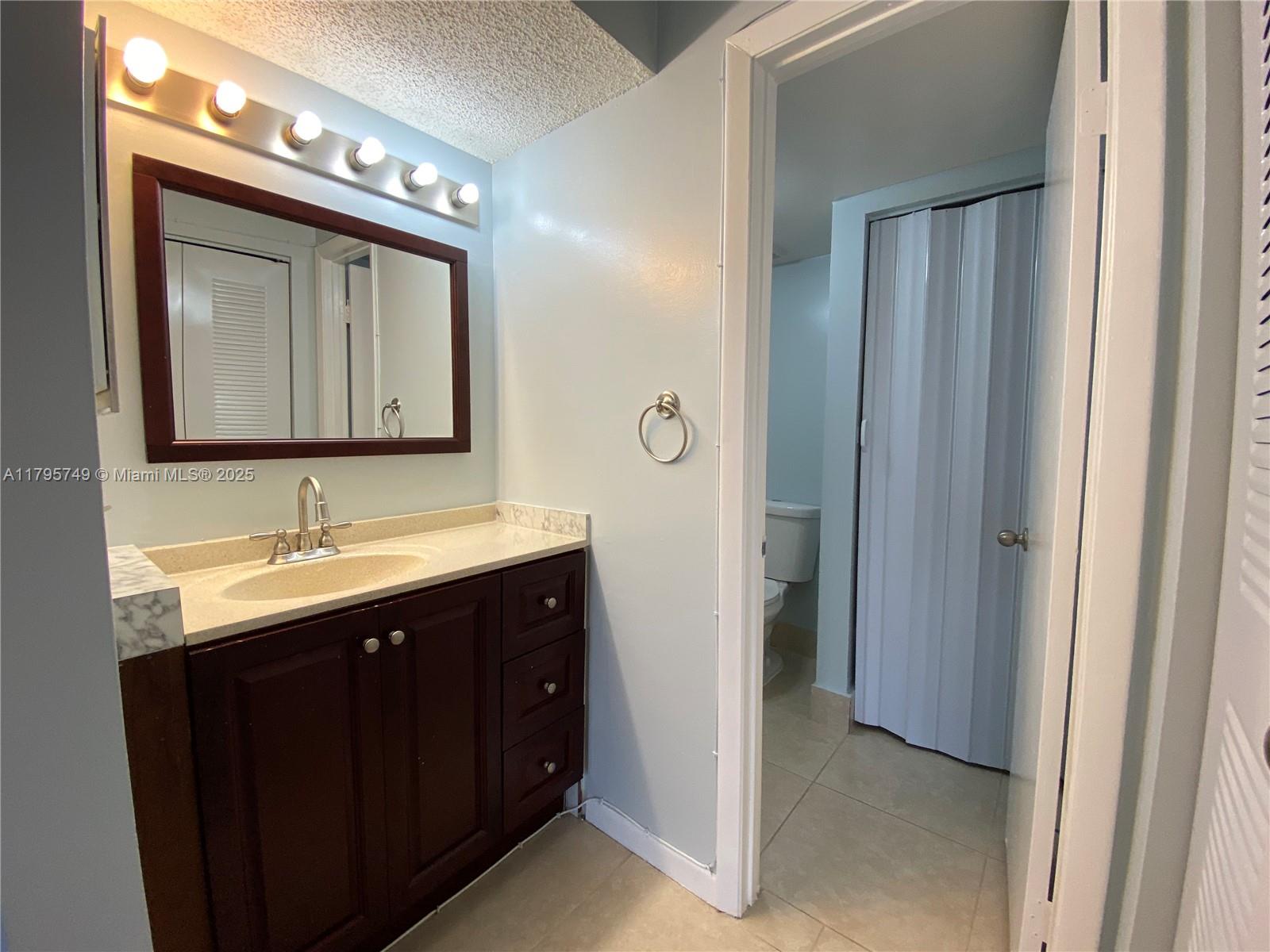 LE CLUB AT OLD CUTLER CON - Residential Lease