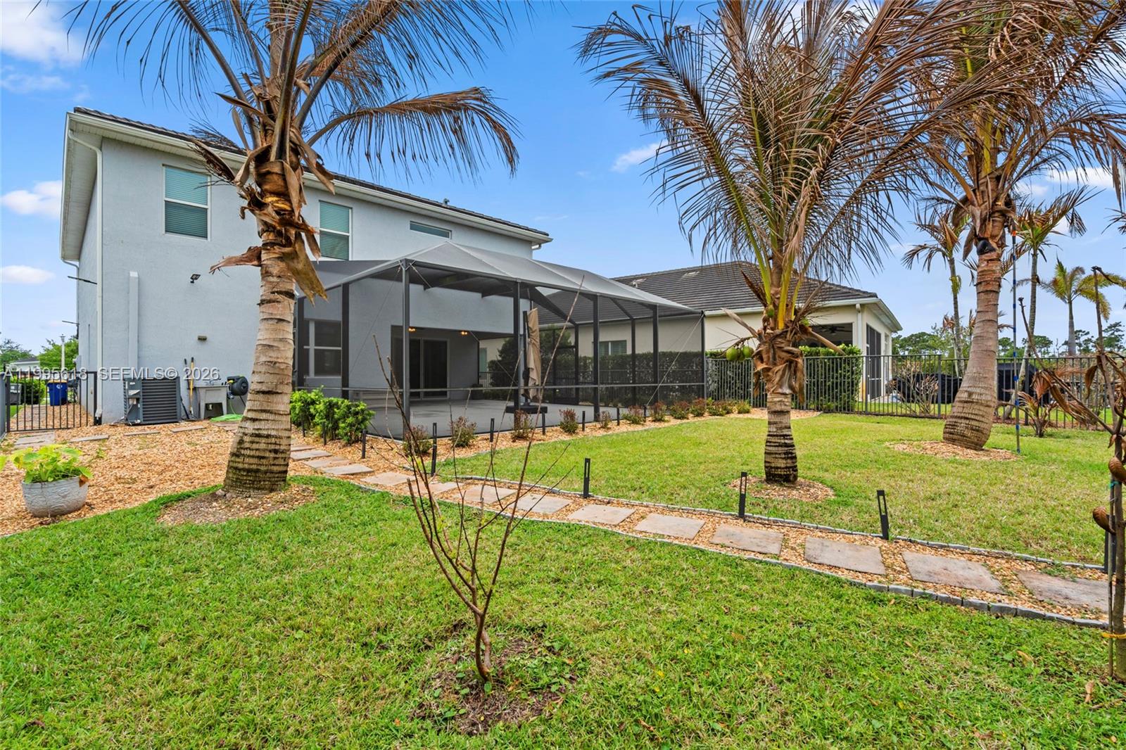 BANYAN BAY - Residential