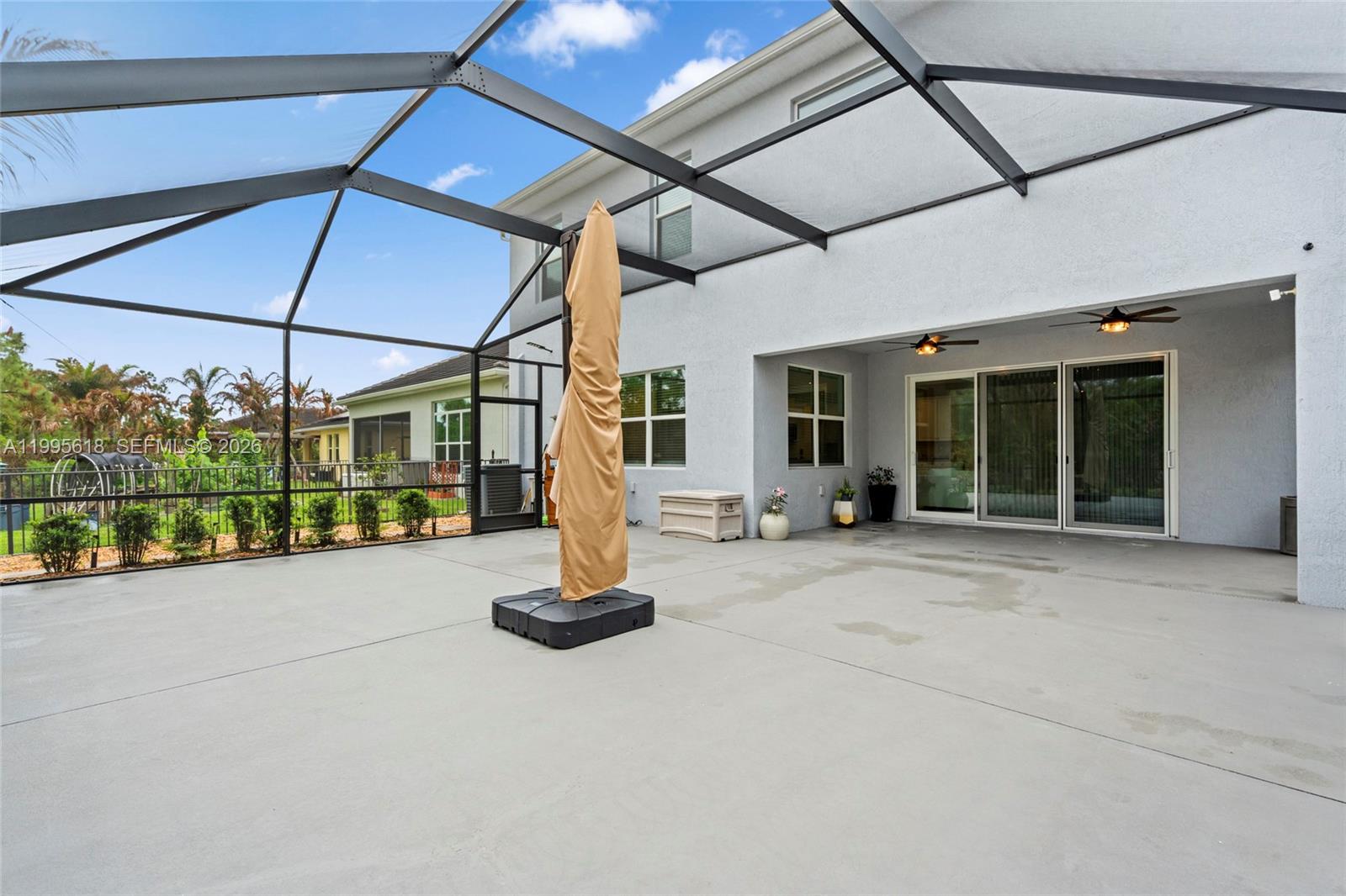 BANYAN BAY - Residential