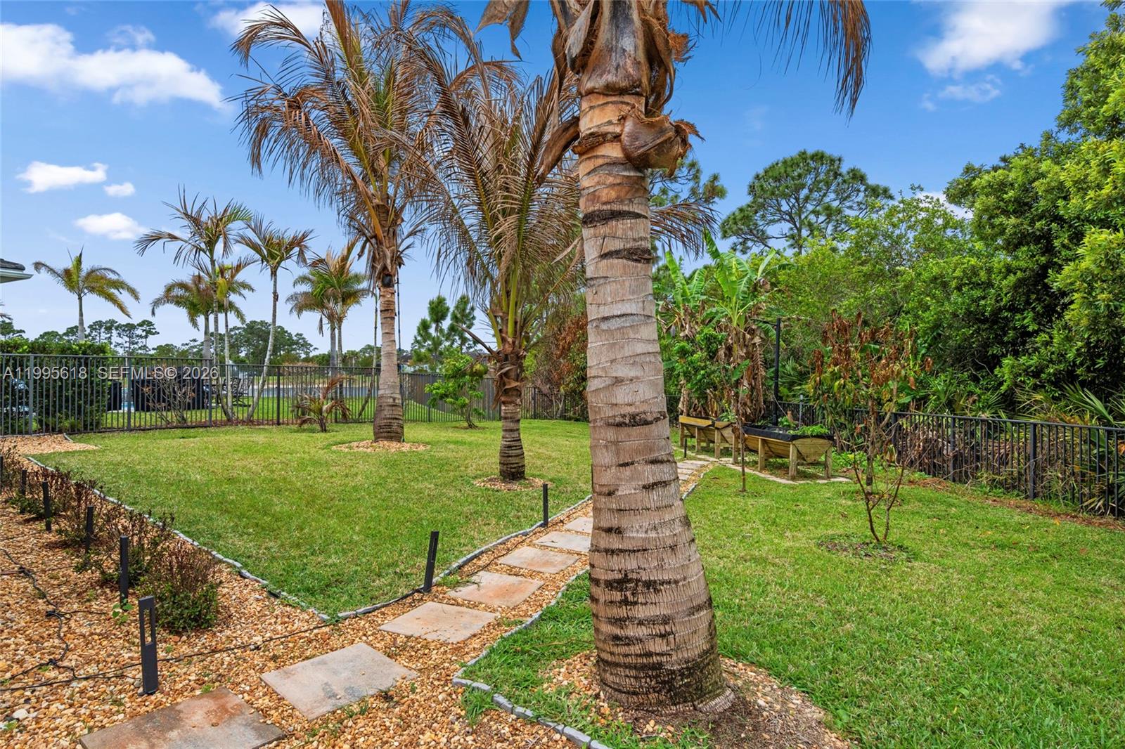 BANYAN BAY - Residential