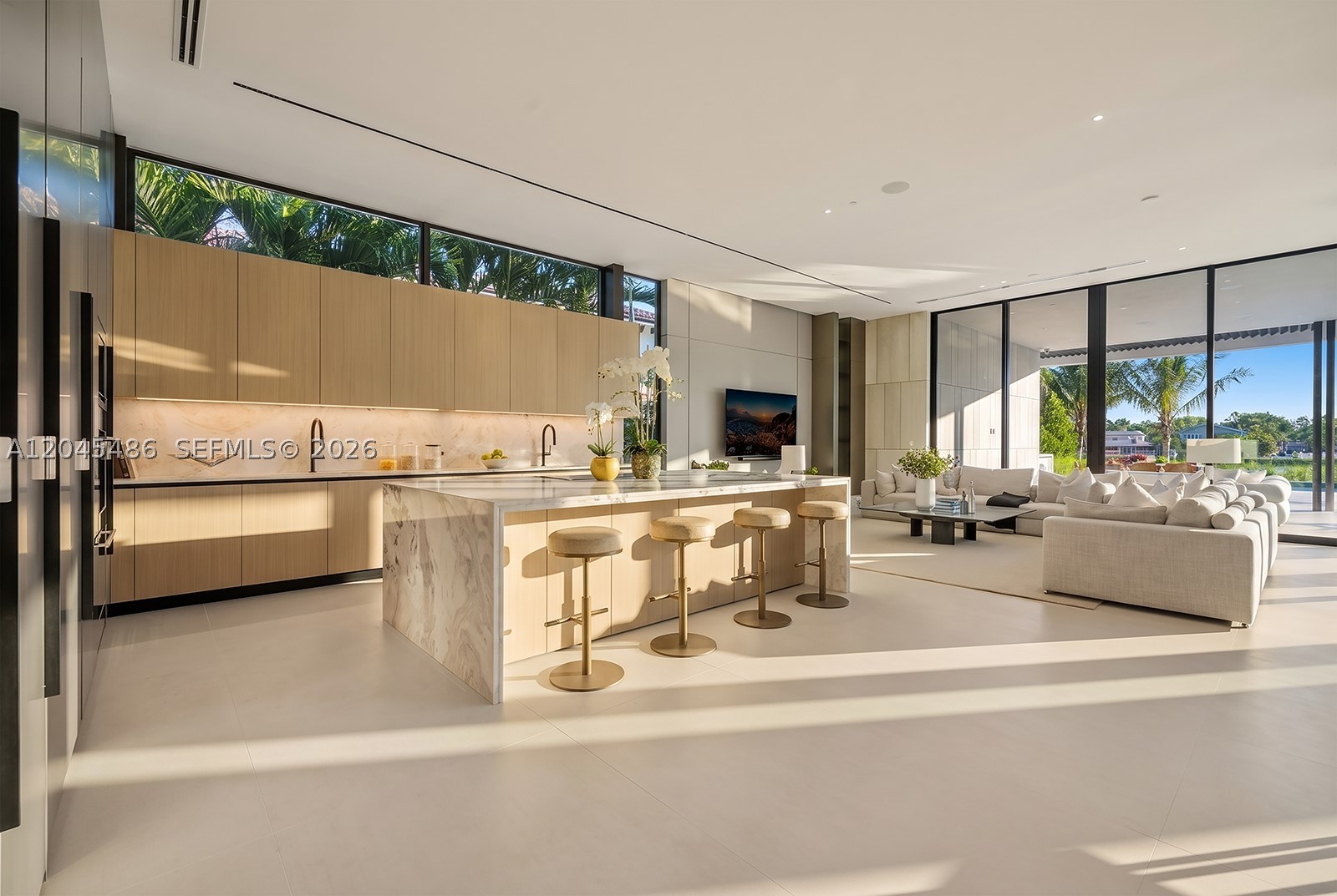HOLLYWOOD LAKES SECTION - Residential