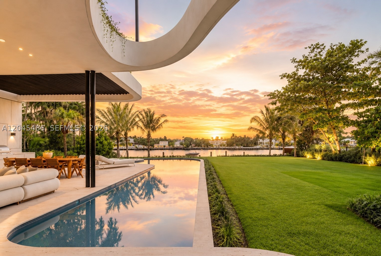 HOLLYWOOD LAKES SECTION - Residential
