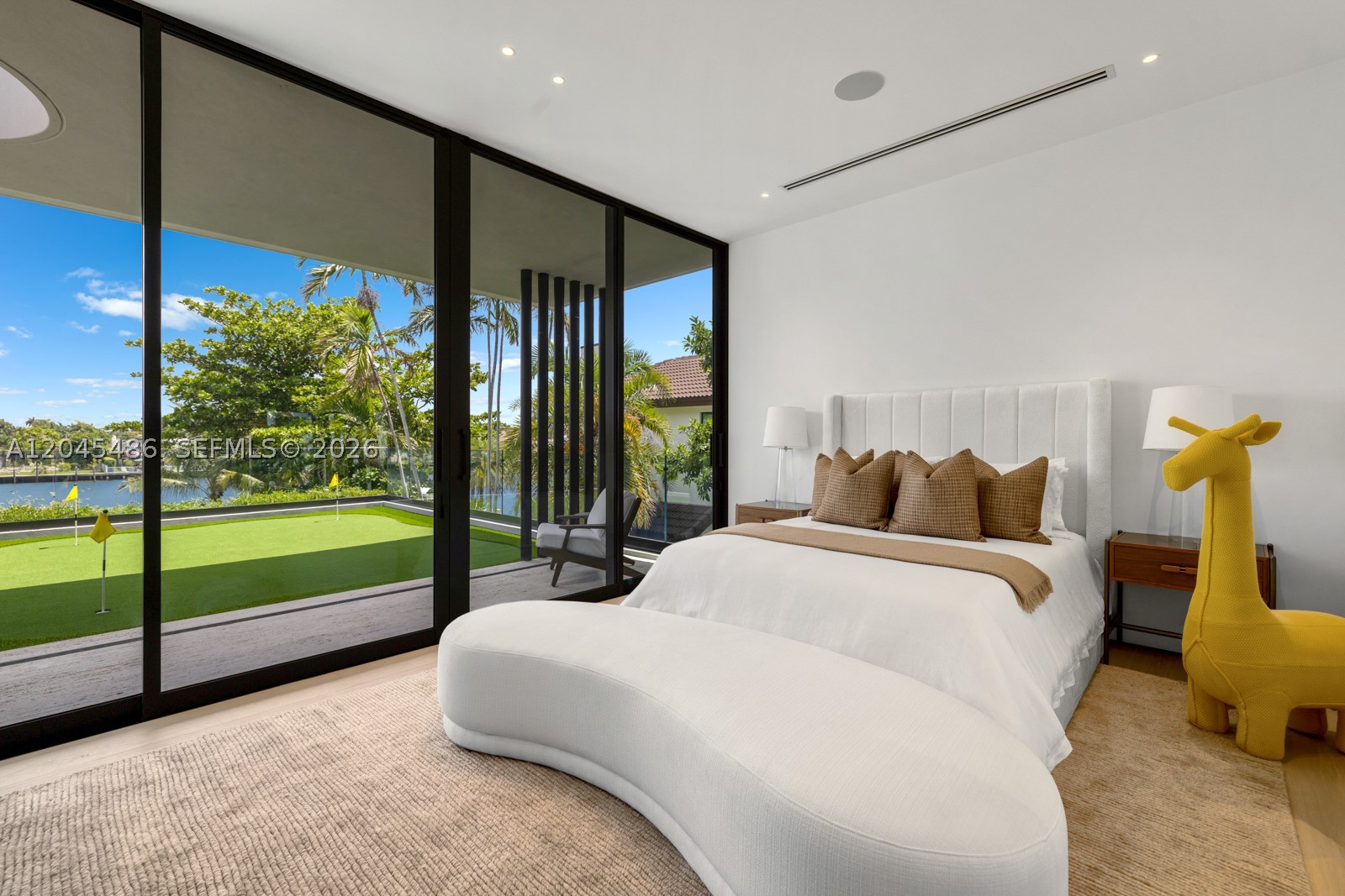 HOLLYWOOD LAKES SECTION - Residential