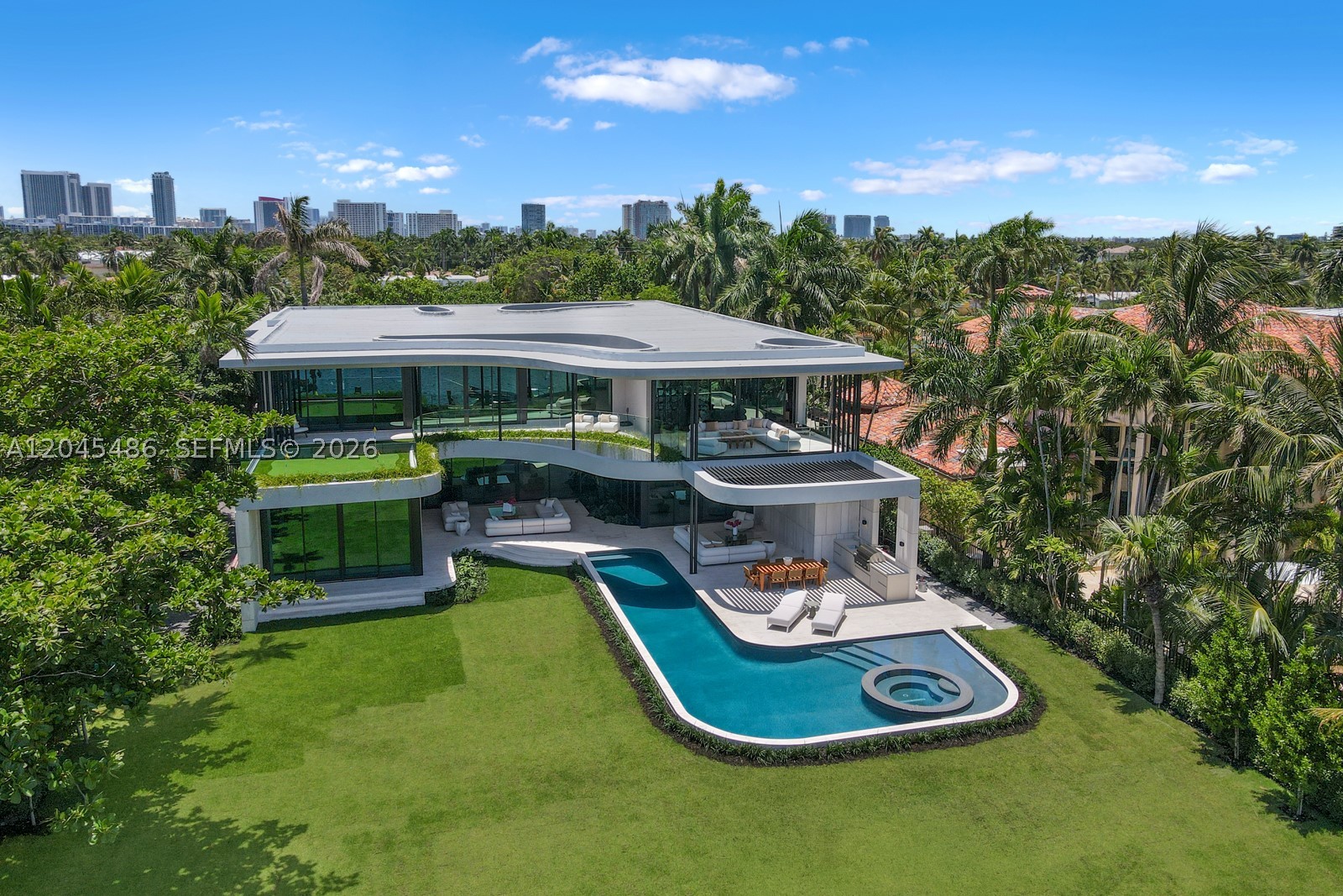 HOLLYWOOD LAKES SECTION - Residential