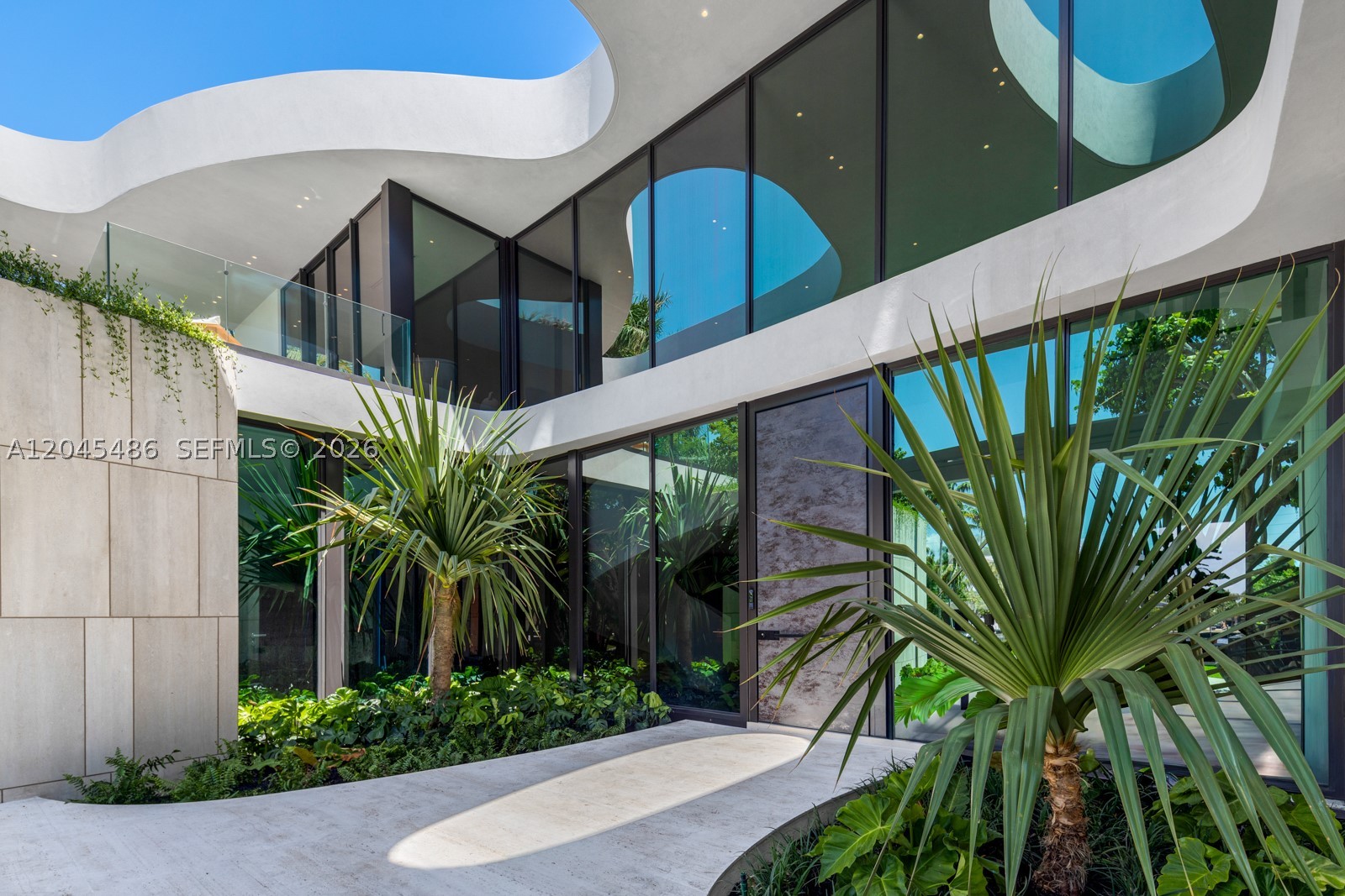 HOLLYWOOD LAKES SECTION - Residential