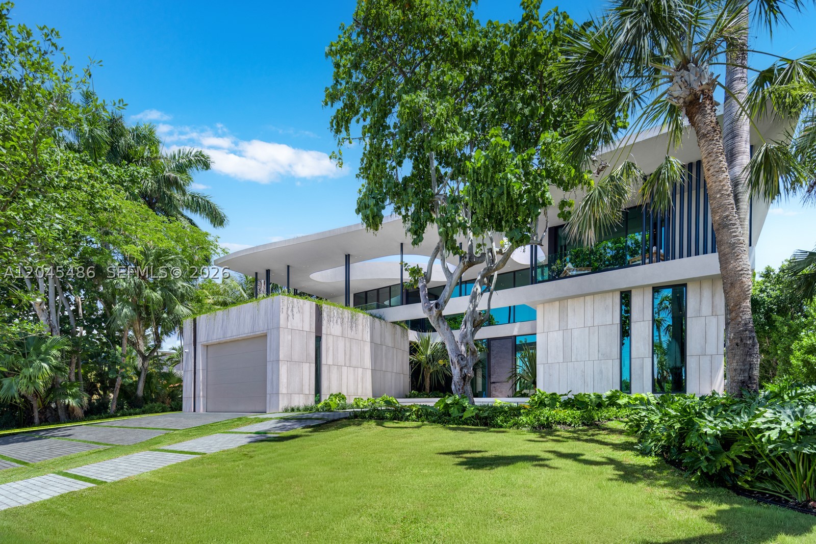 HOLLYWOOD LAKES SECTION - Residential