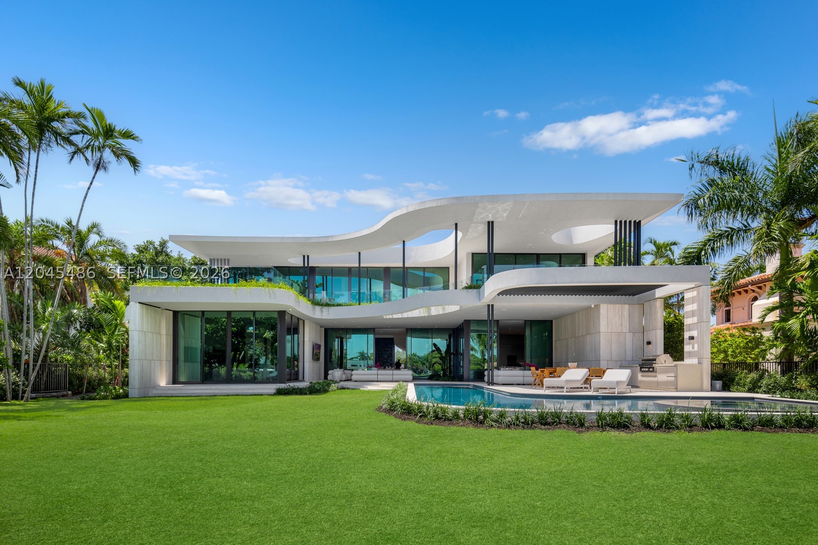 HOLLYWOOD LAKES SECTION - Residential