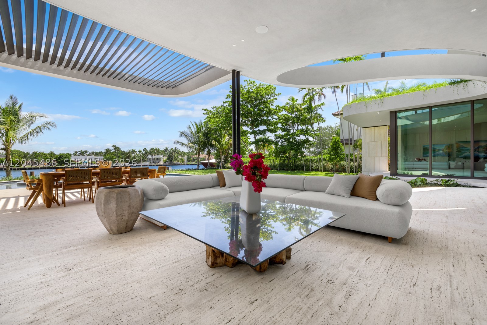 HOLLYWOOD LAKES SECTION - Residential
