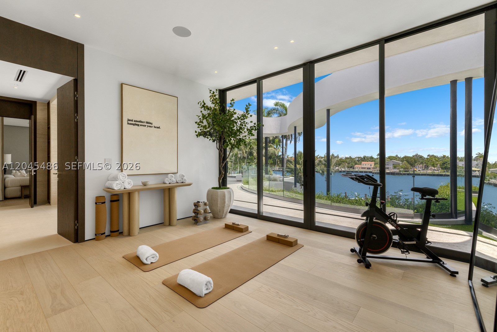 HOLLYWOOD LAKES SECTION - Residential