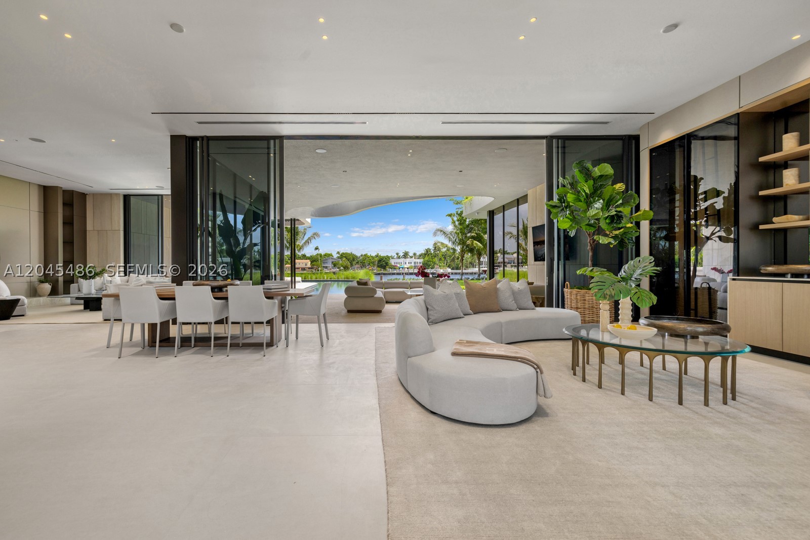 HOLLYWOOD LAKES SECTION - Residential