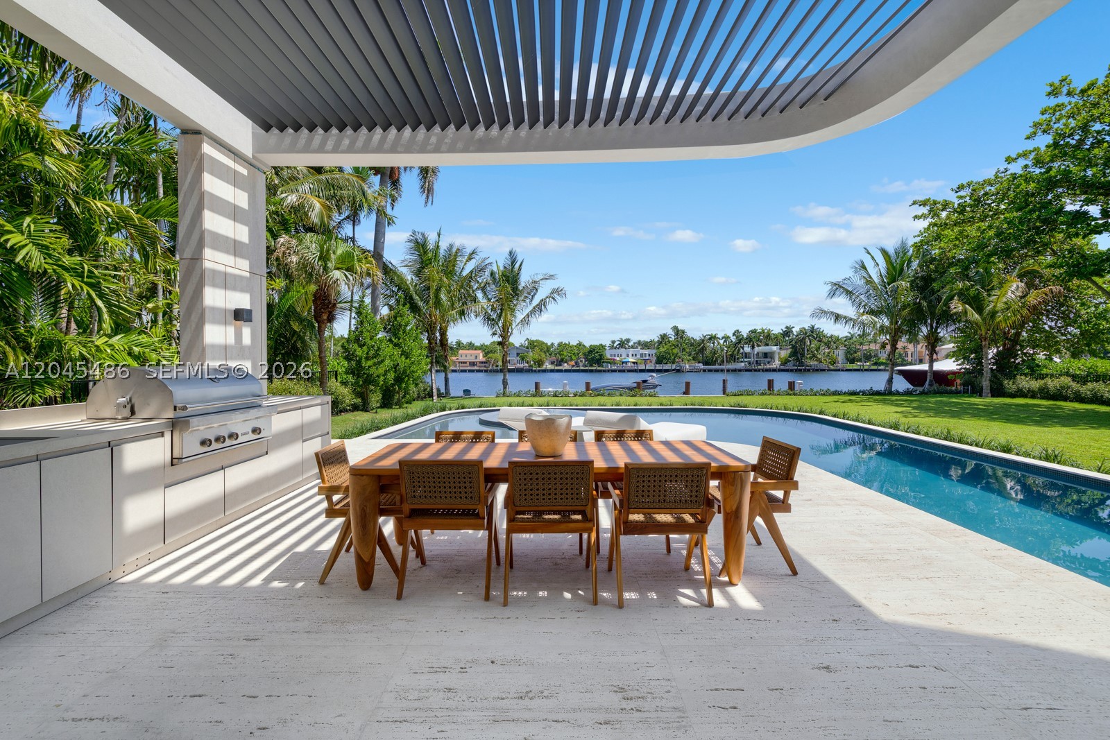 HOLLYWOOD LAKES SECTION - Residential