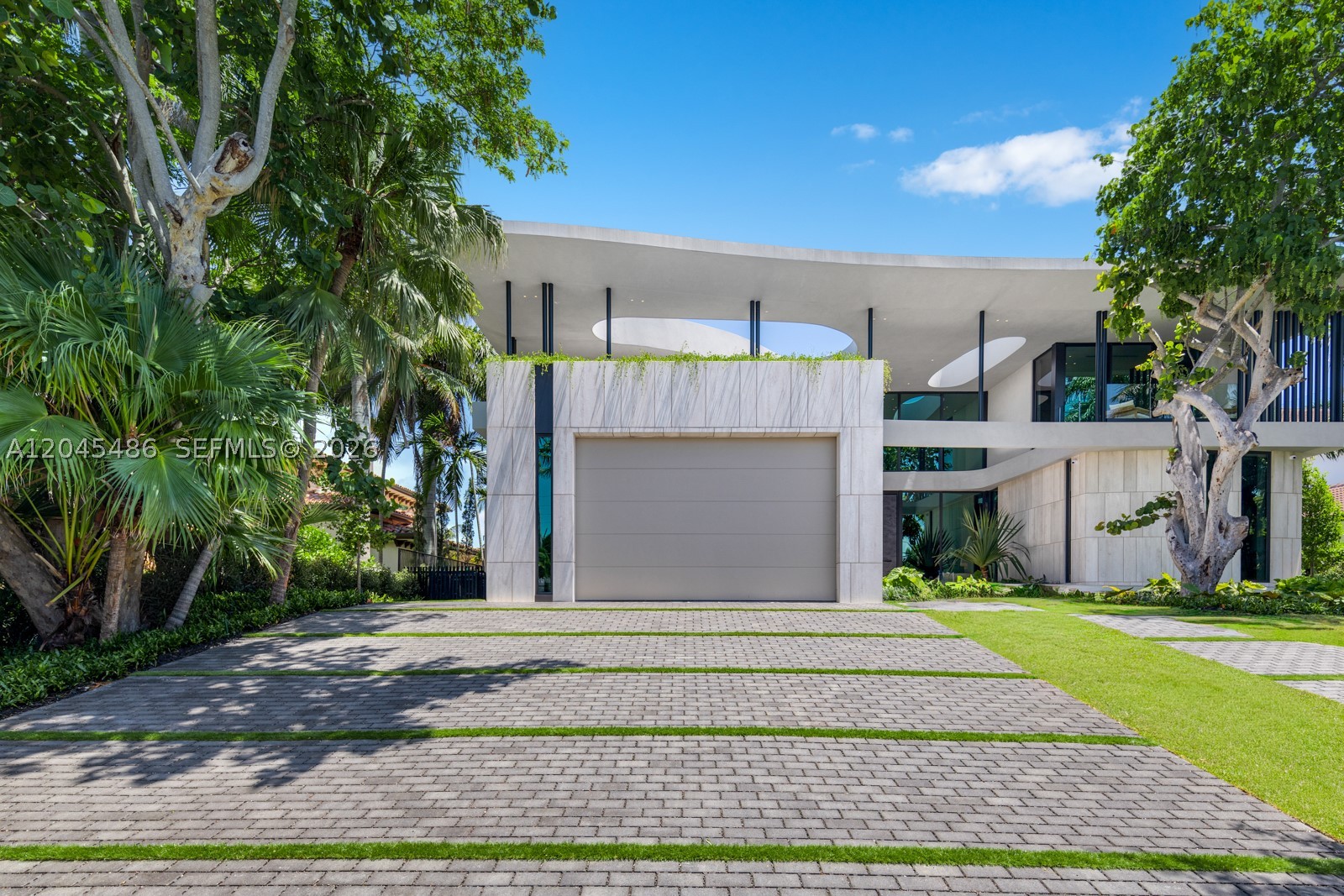 HOLLYWOOD LAKES SECTION - Residential
