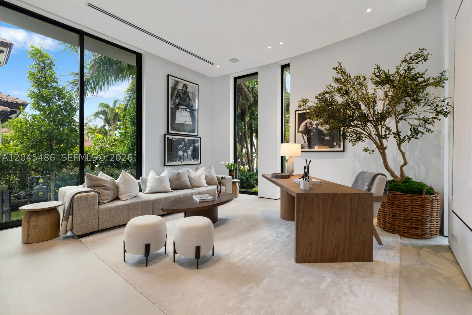 HOLLYWOOD LAKES SECTION - Residential