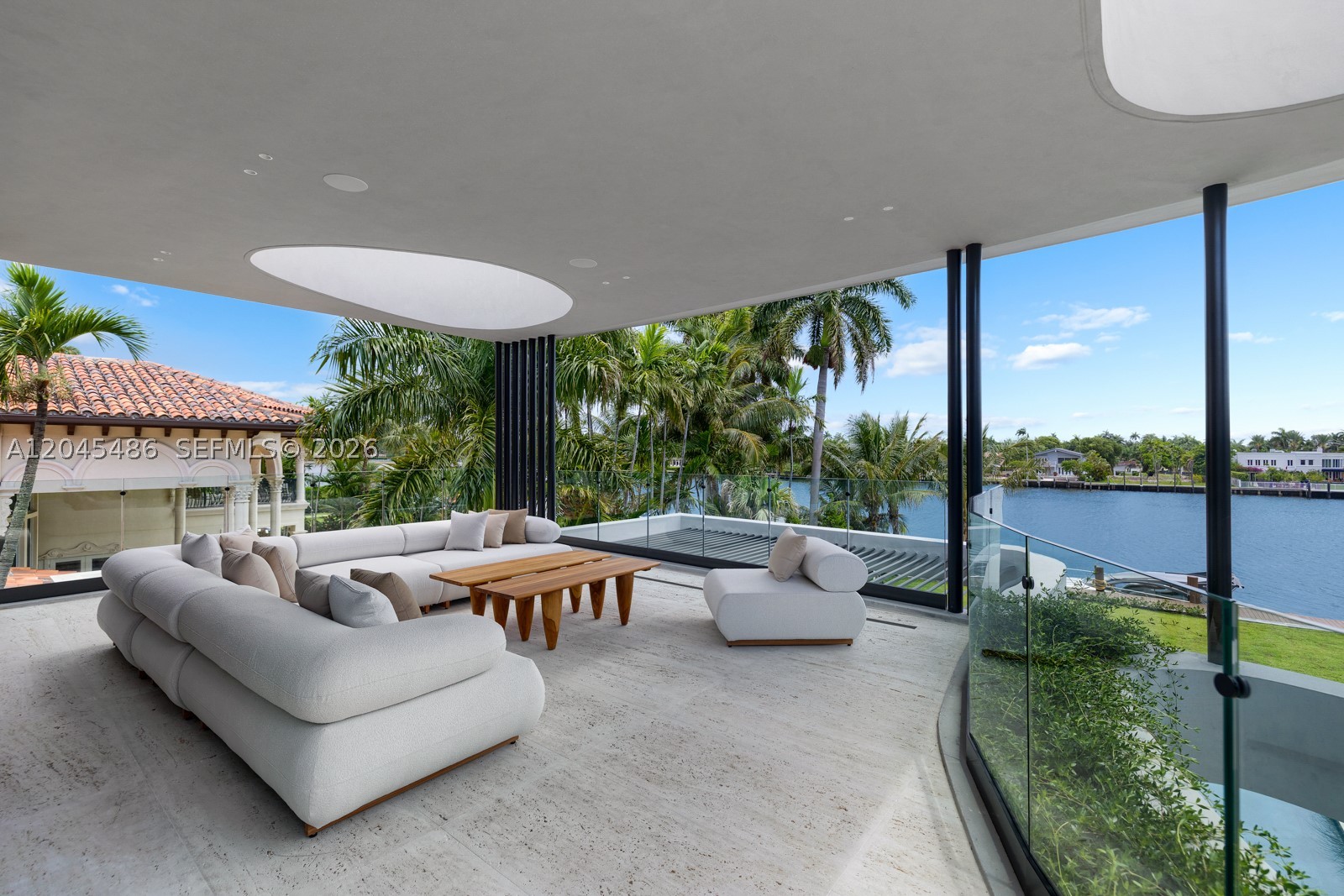 HOLLYWOOD LAKES SECTION - Residential