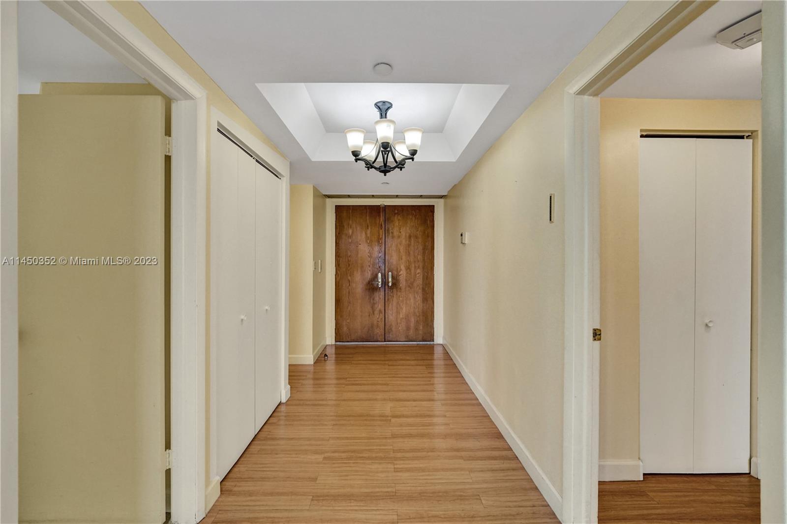 HAMPTONS WEST - Residential