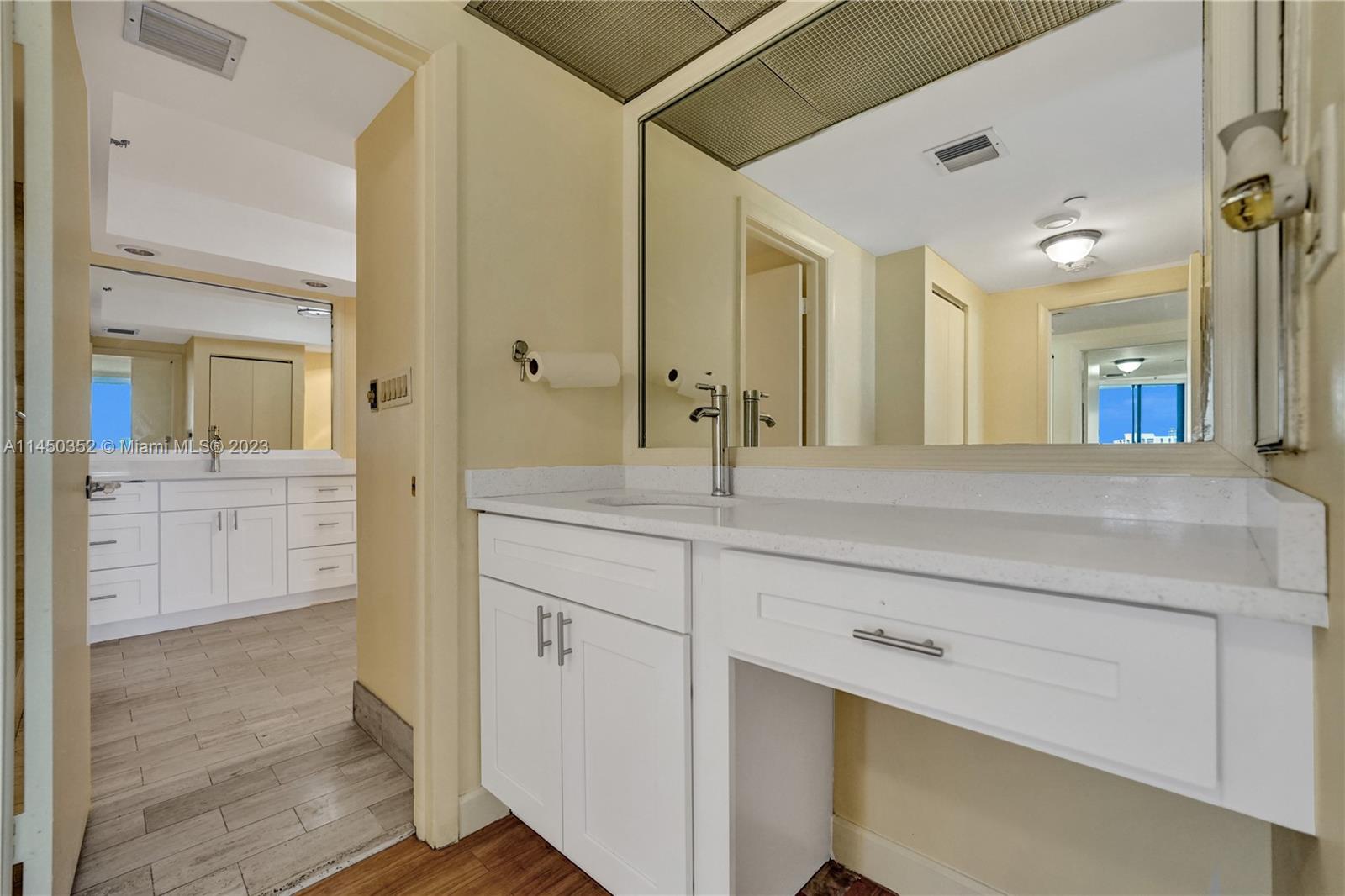 HAMPTONS WEST - Residential