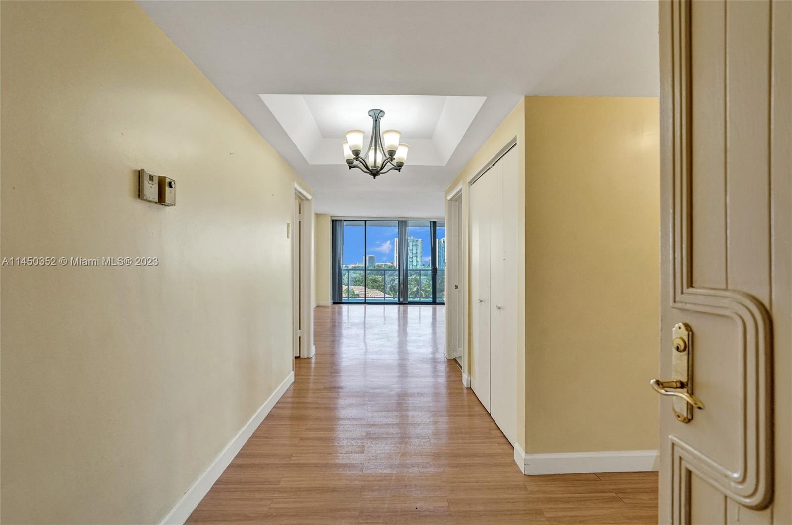 HAMPTONS WEST - Residential