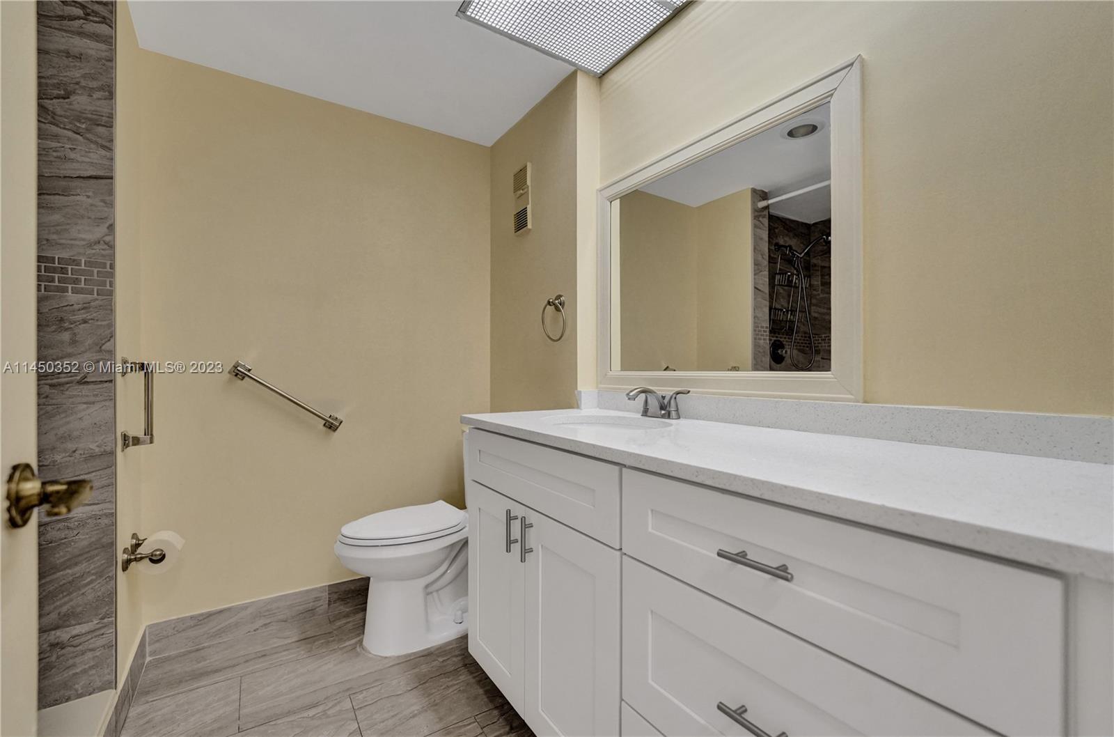HAMPTONS WEST - Residential