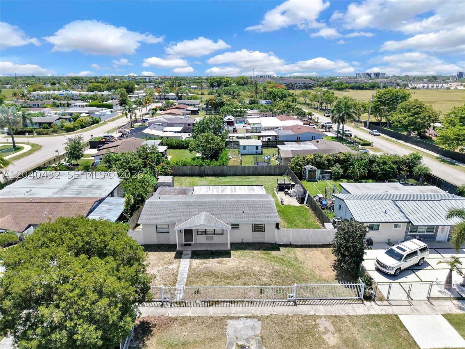 LEE BELL HOMES - Residential
