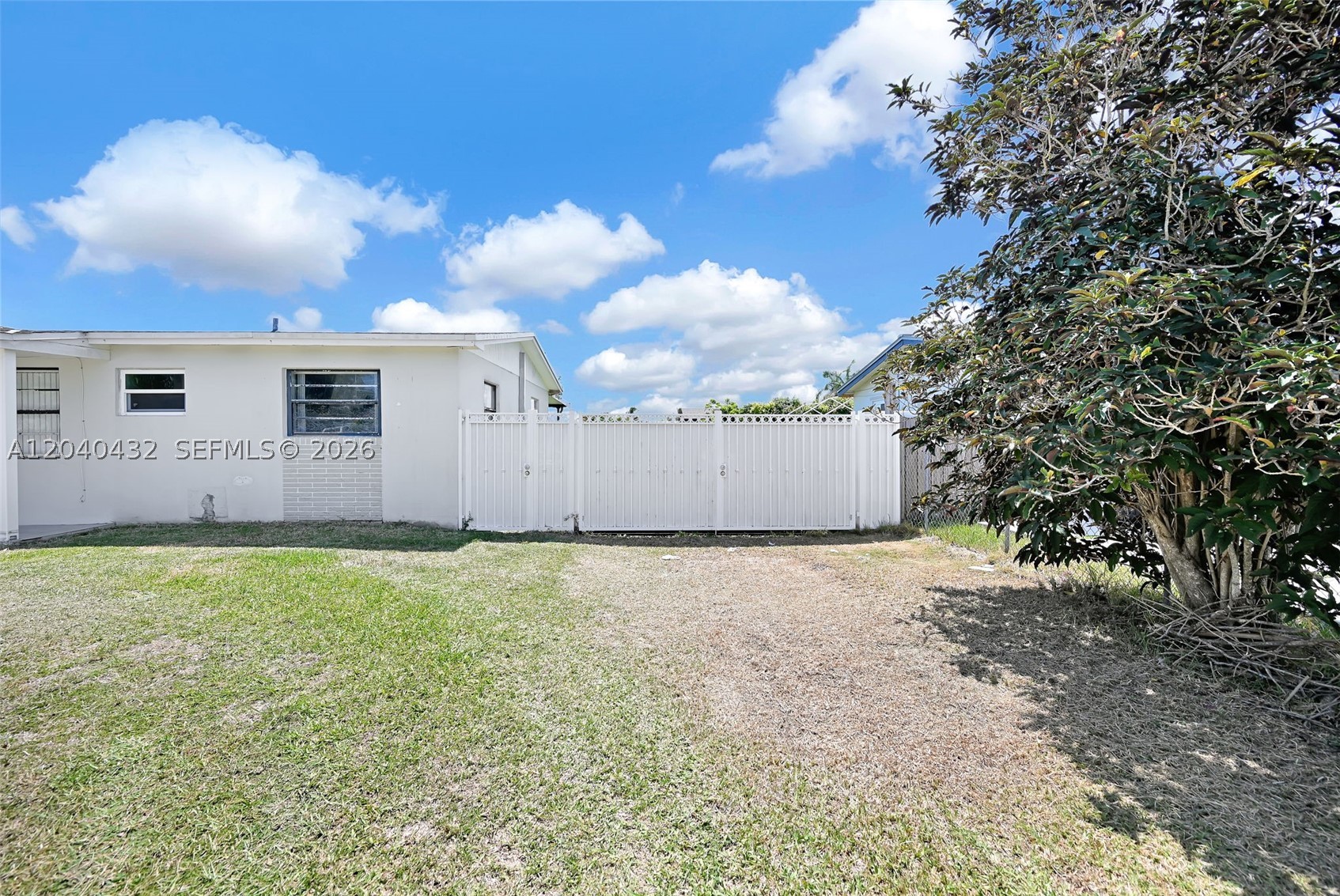 LEE BELL HOMES - Residential
