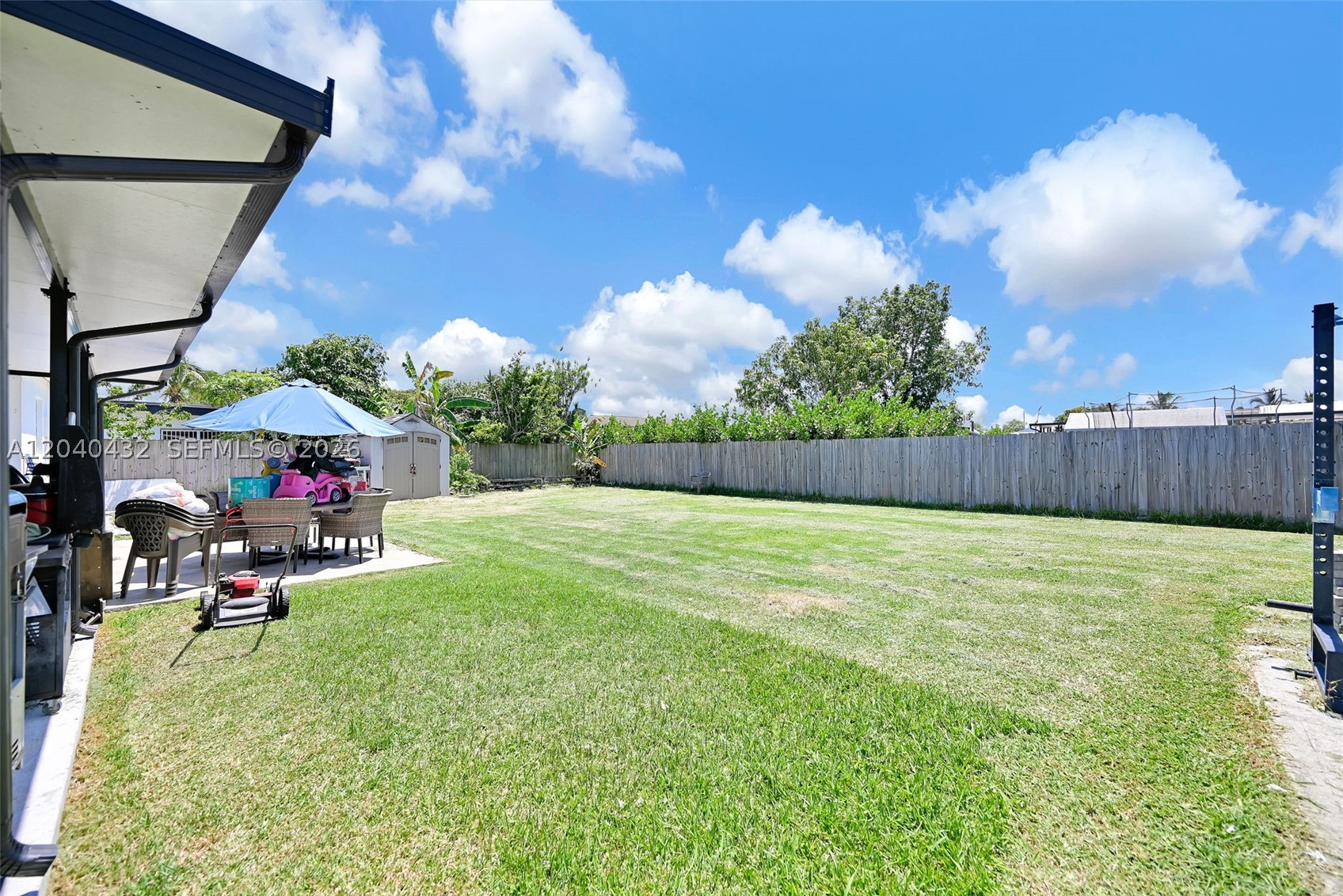 LEE BELL HOMES - Residential