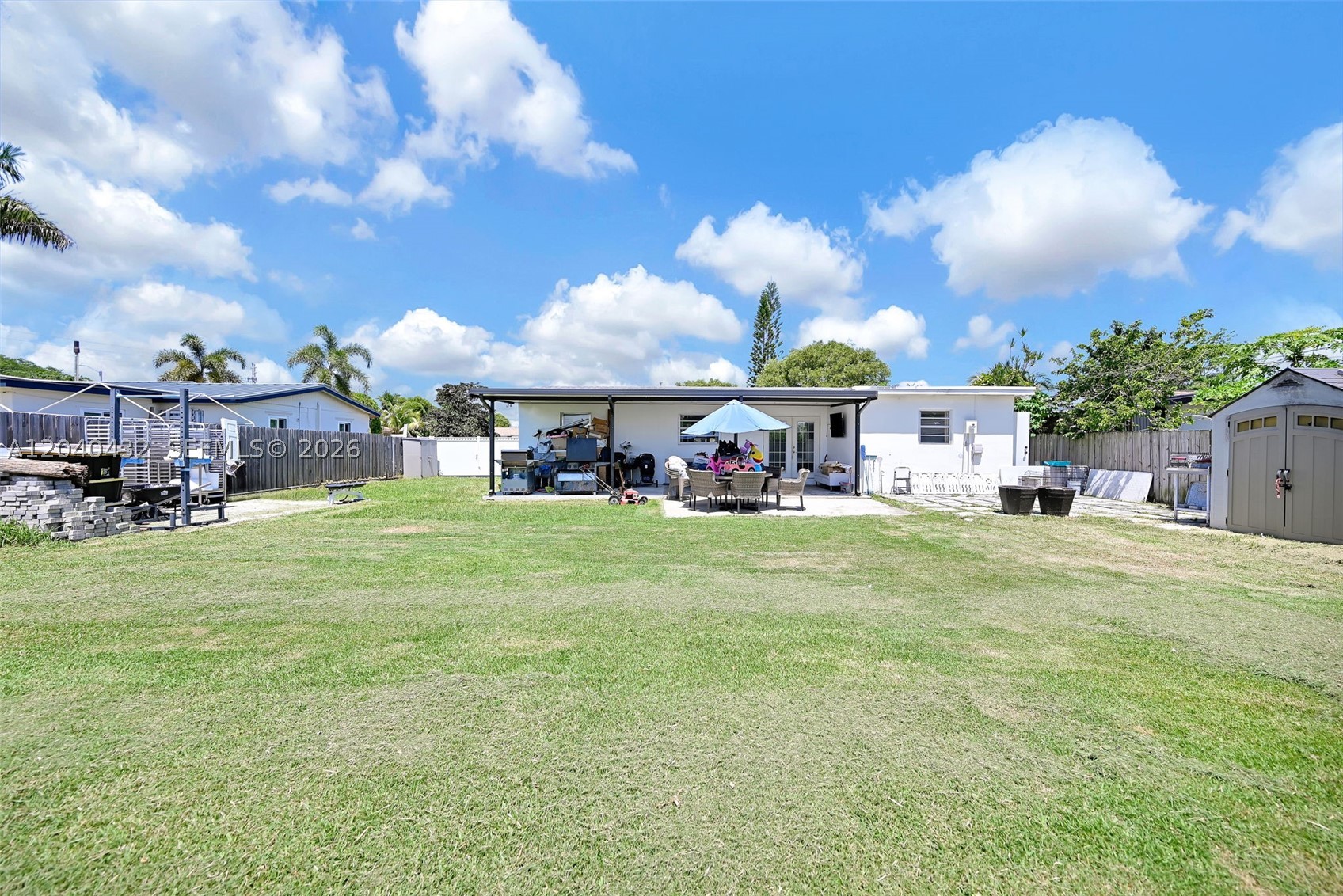 LEE BELL HOMES - Residential