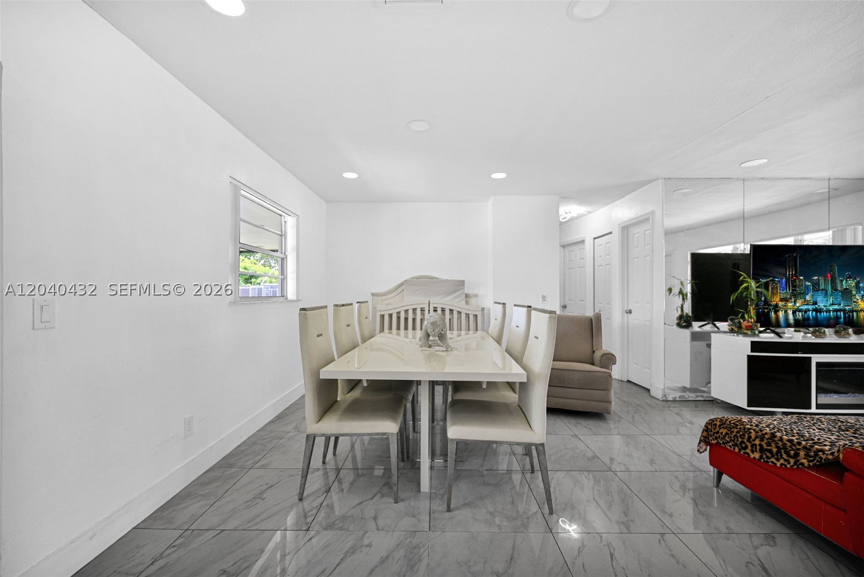 LEE BELL HOMES - Residential