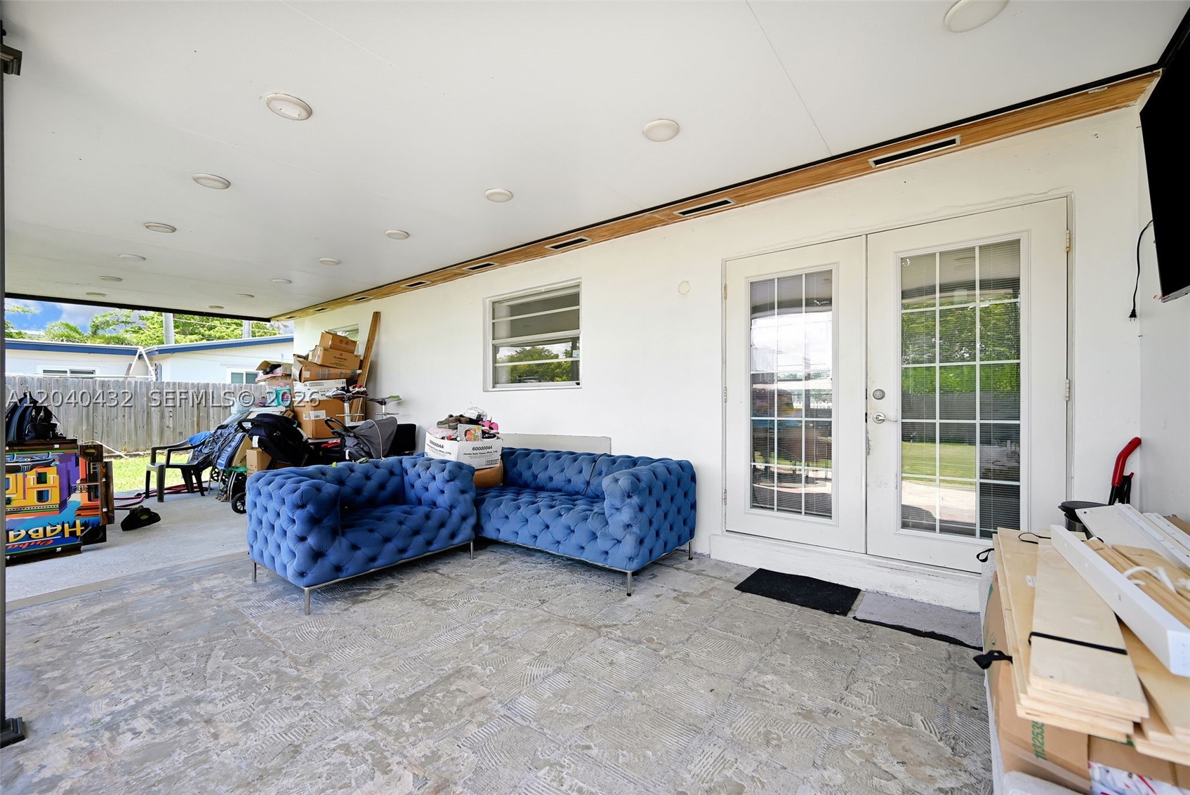 LEE BELL HOMES - Residential